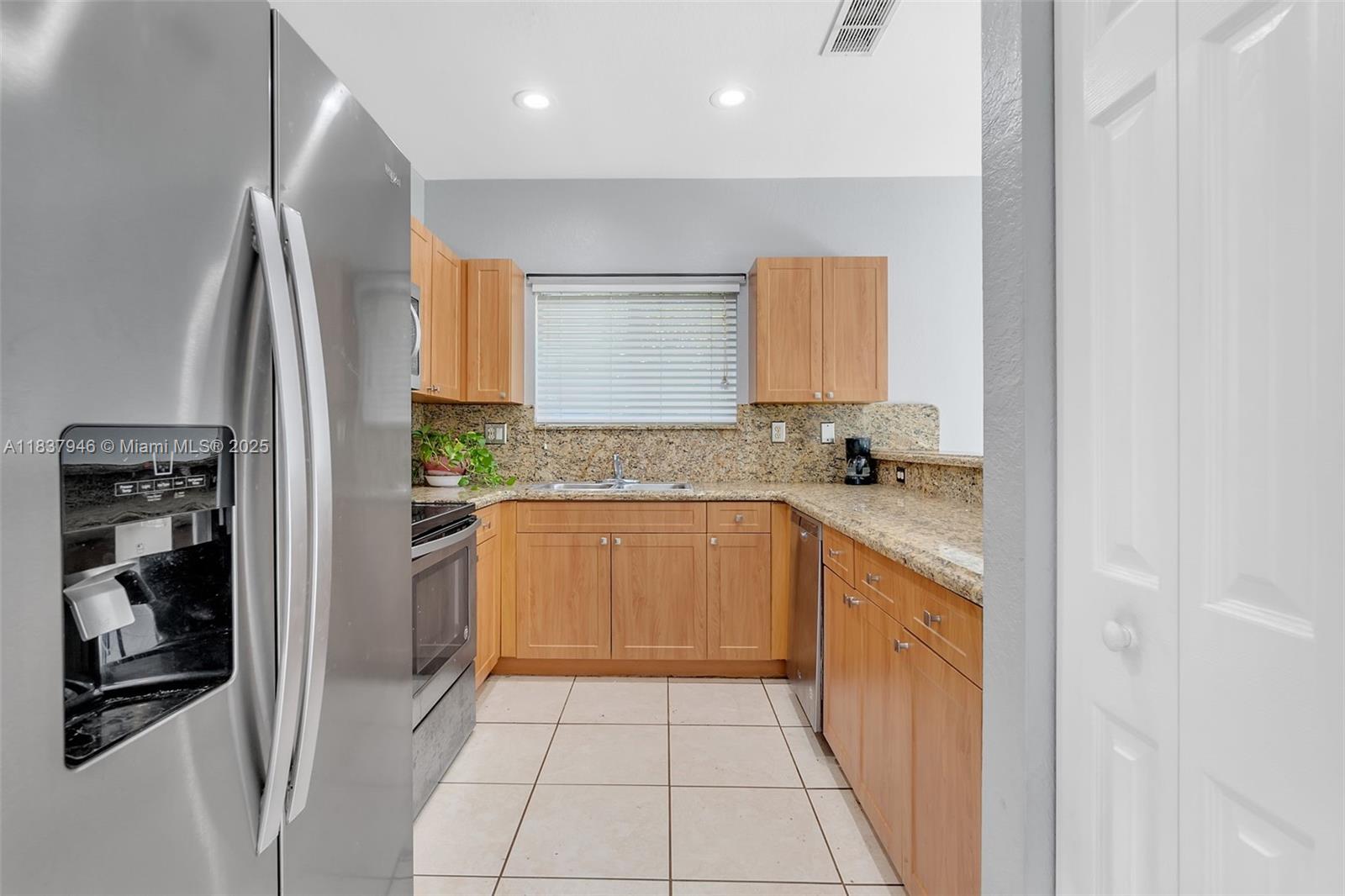 389 NE 32nd Ter, Homestead, Florida image 10