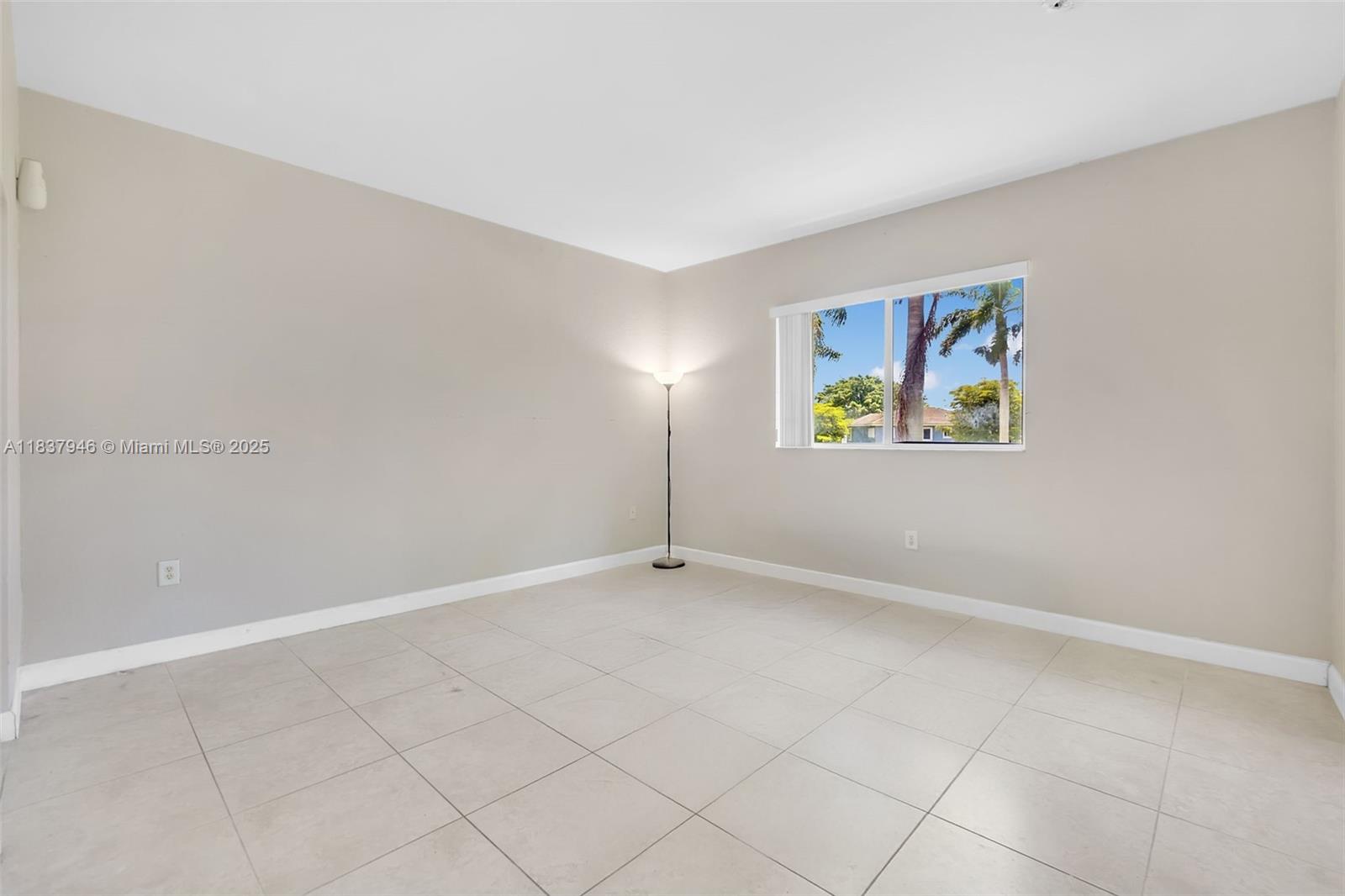389 NE 32nd Ter, Homestead, Florida image 17