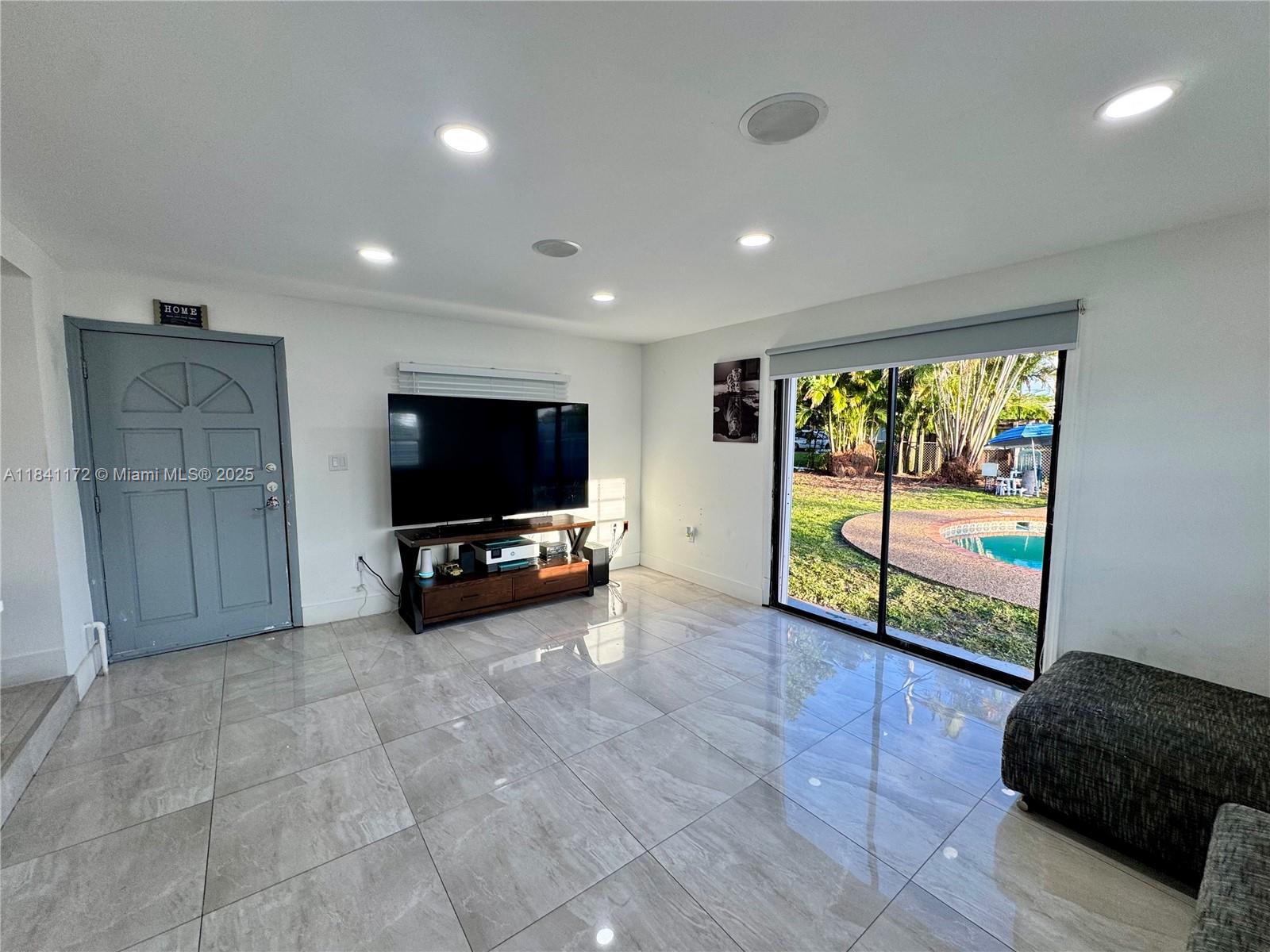 3800 SW 31st Dr, West Park, Florida image 10