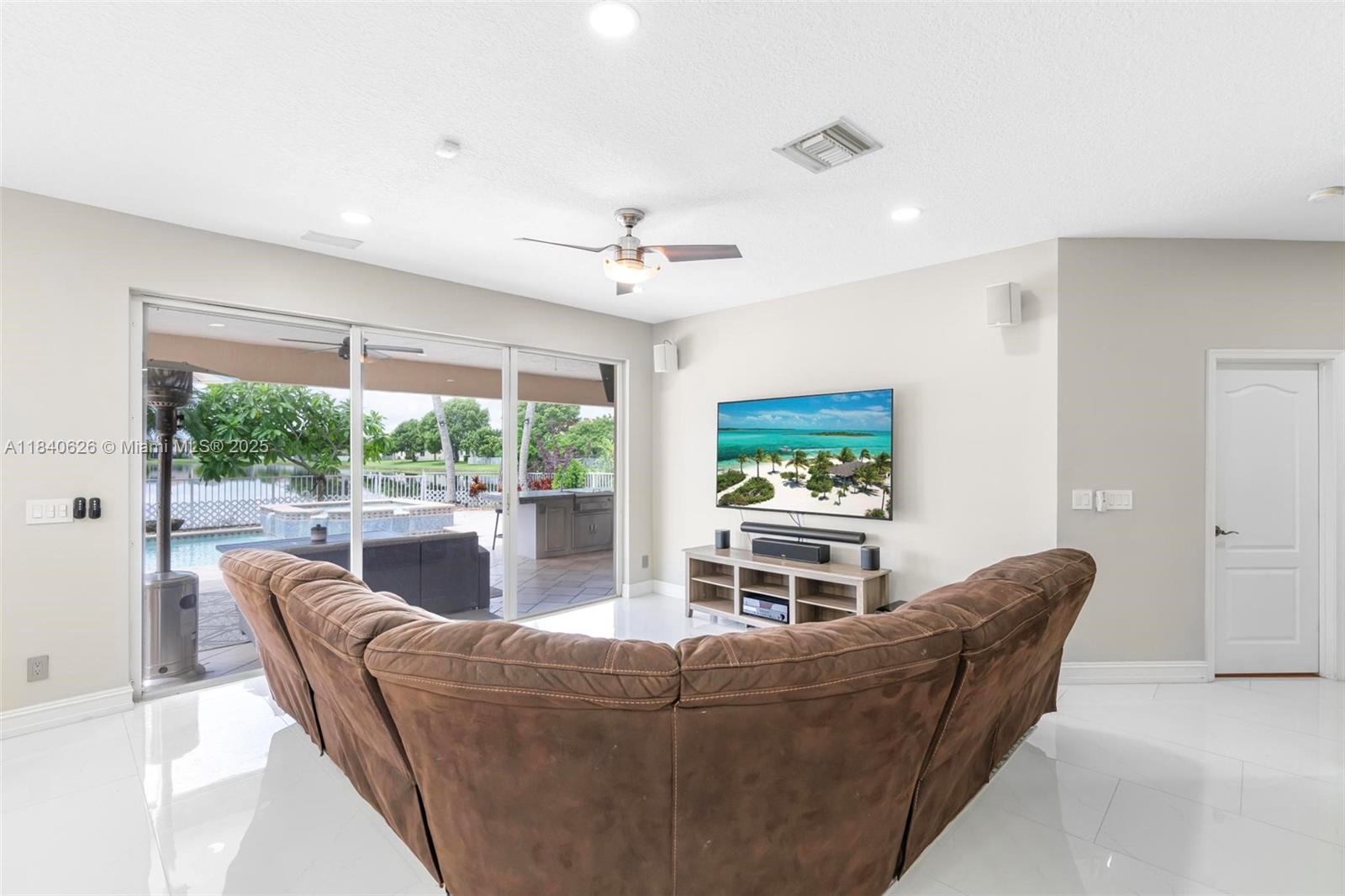 19360 SW 61st St, Pembroke Pines, Florida image 18