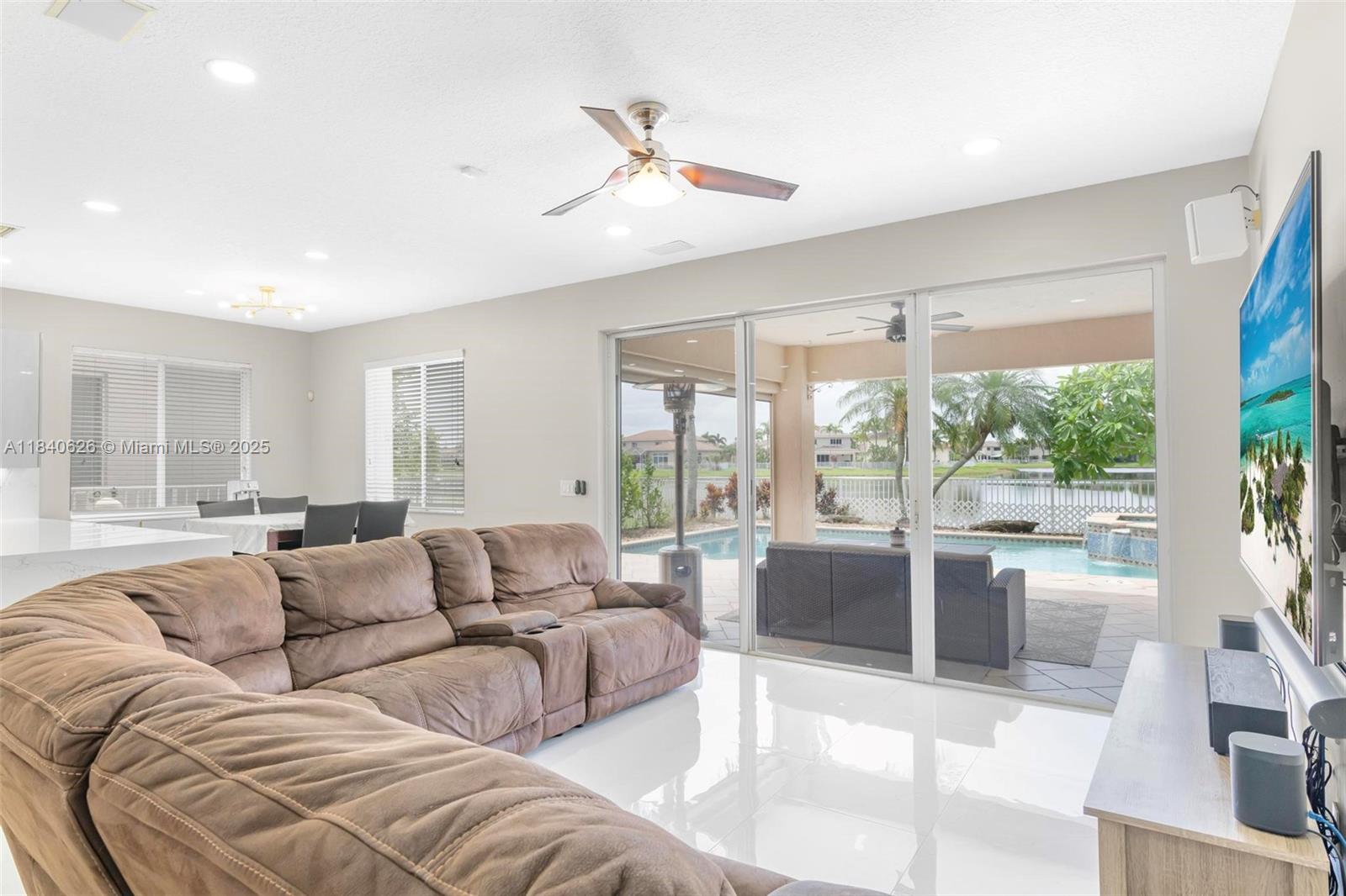 19360 SW 61st St, Pembroke Pines, Florida image 21