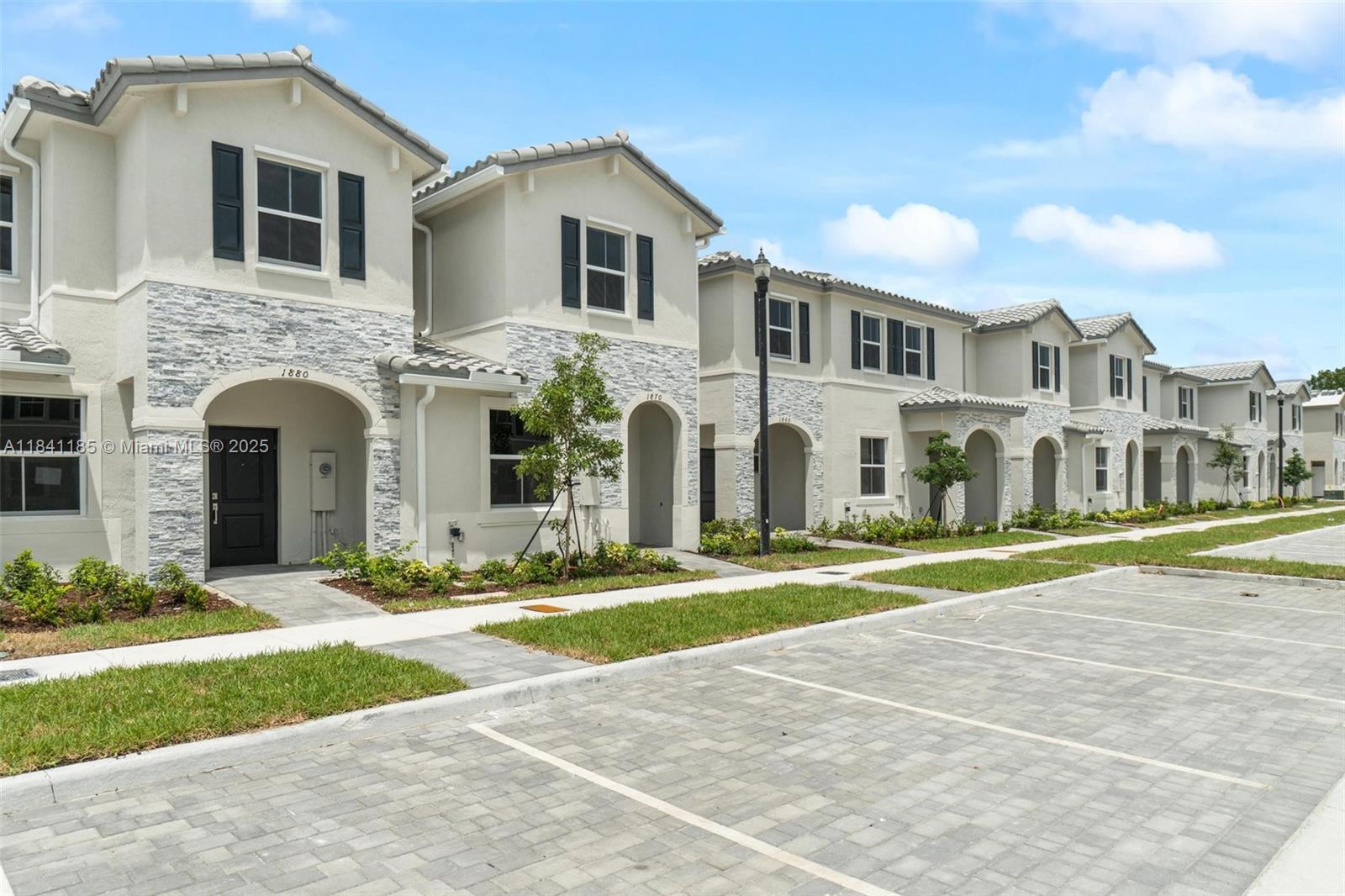 1870 SE 26th Ter, Homestead, Florida image 9