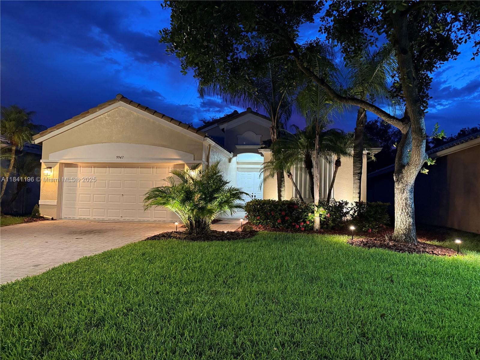 9947 Torino Dr, Lake Worth, Florida image 2