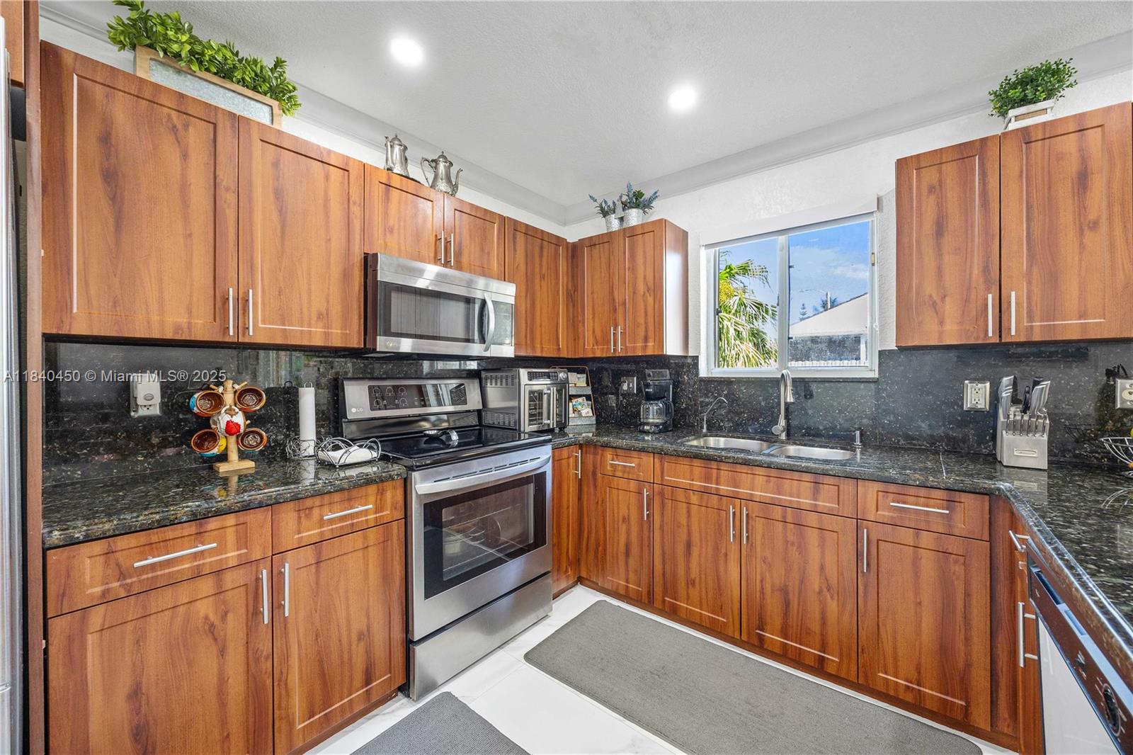 3502 W 72nd St, Hialeah, Florida image 12