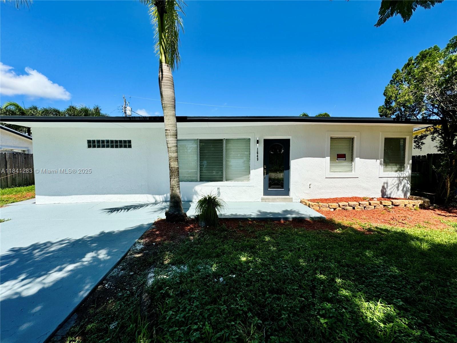 1649 NE 30th Ct, Pompano Beach, Florida image 2