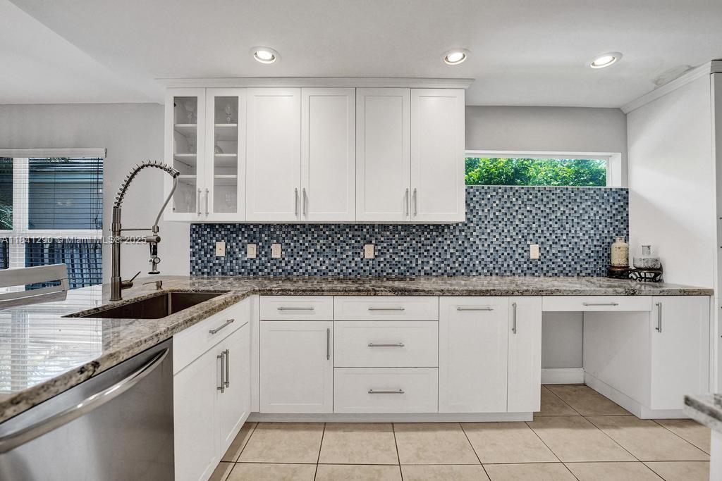 2702 Arborwood Rd, Davie, Florida image 17