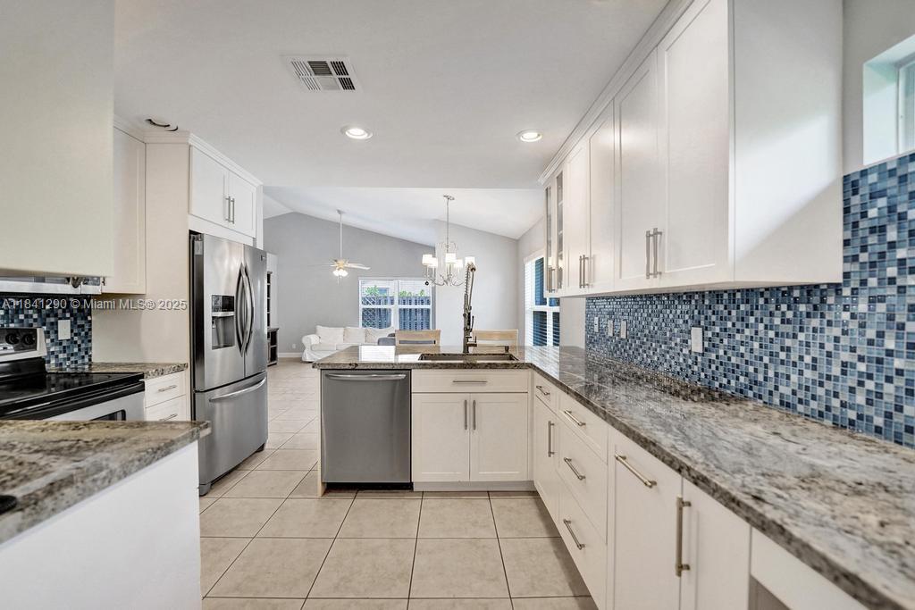 2702 Arborwood Rd, Davie, Florida image 20