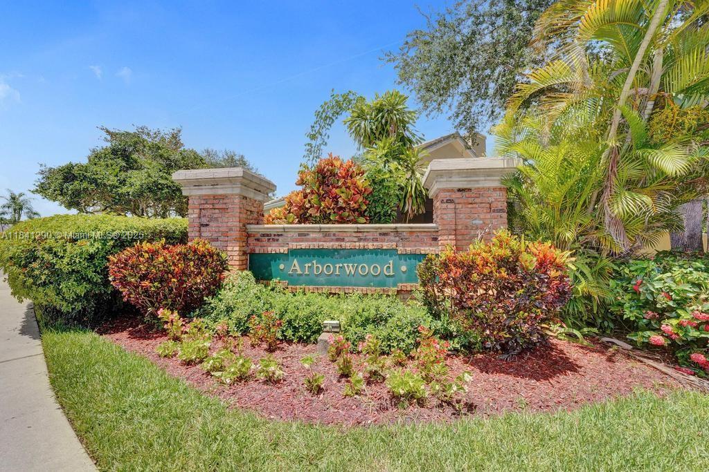 2702 Arborwood Rd, Davie, Florida image 3