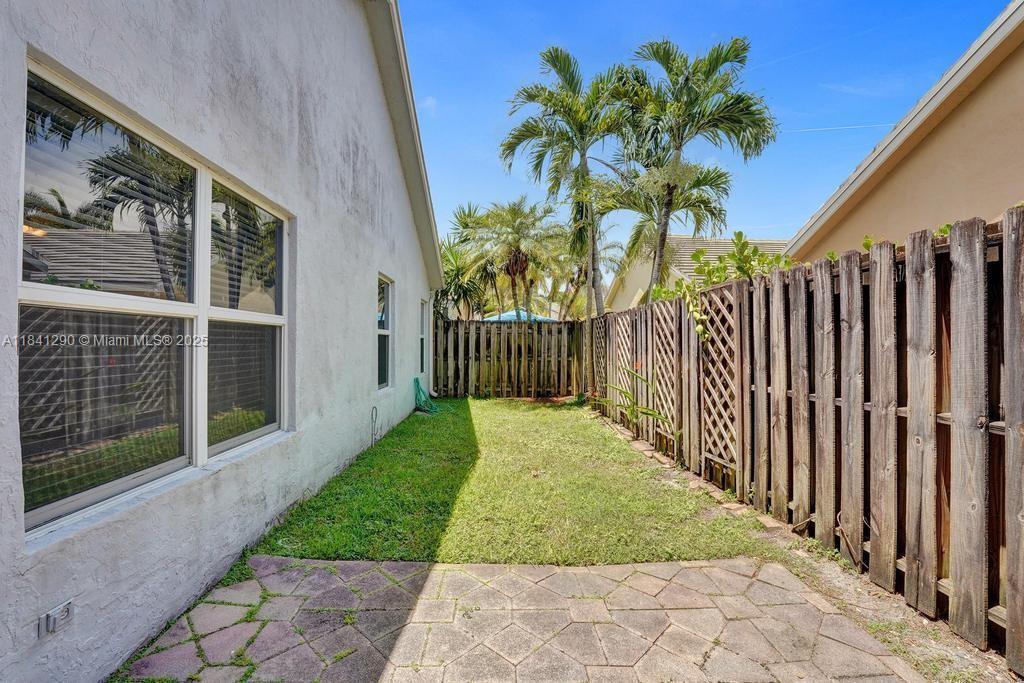 2702 Arborwood Rd, Davie, Florida image 39