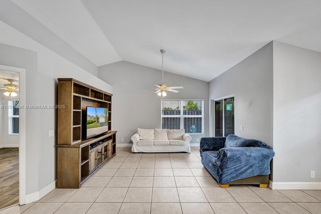 2702 Arborwood Rd, Davie, Florida image 8