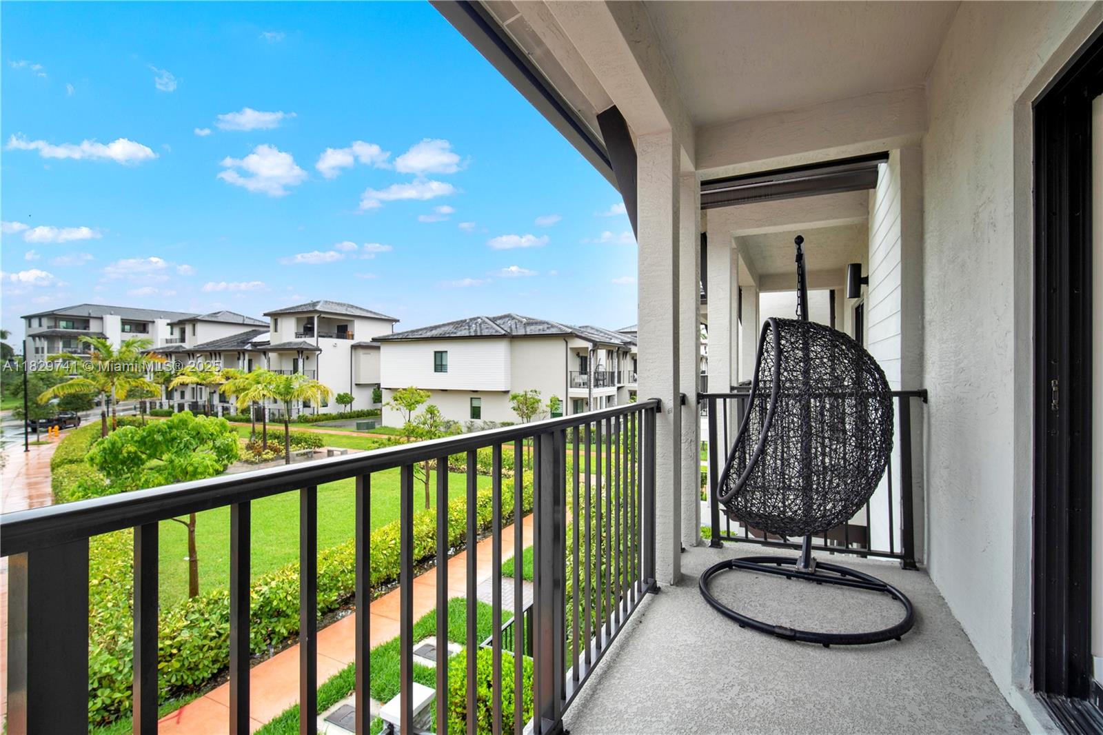 4413 NW 83rd Path, Doral, Florida image 17