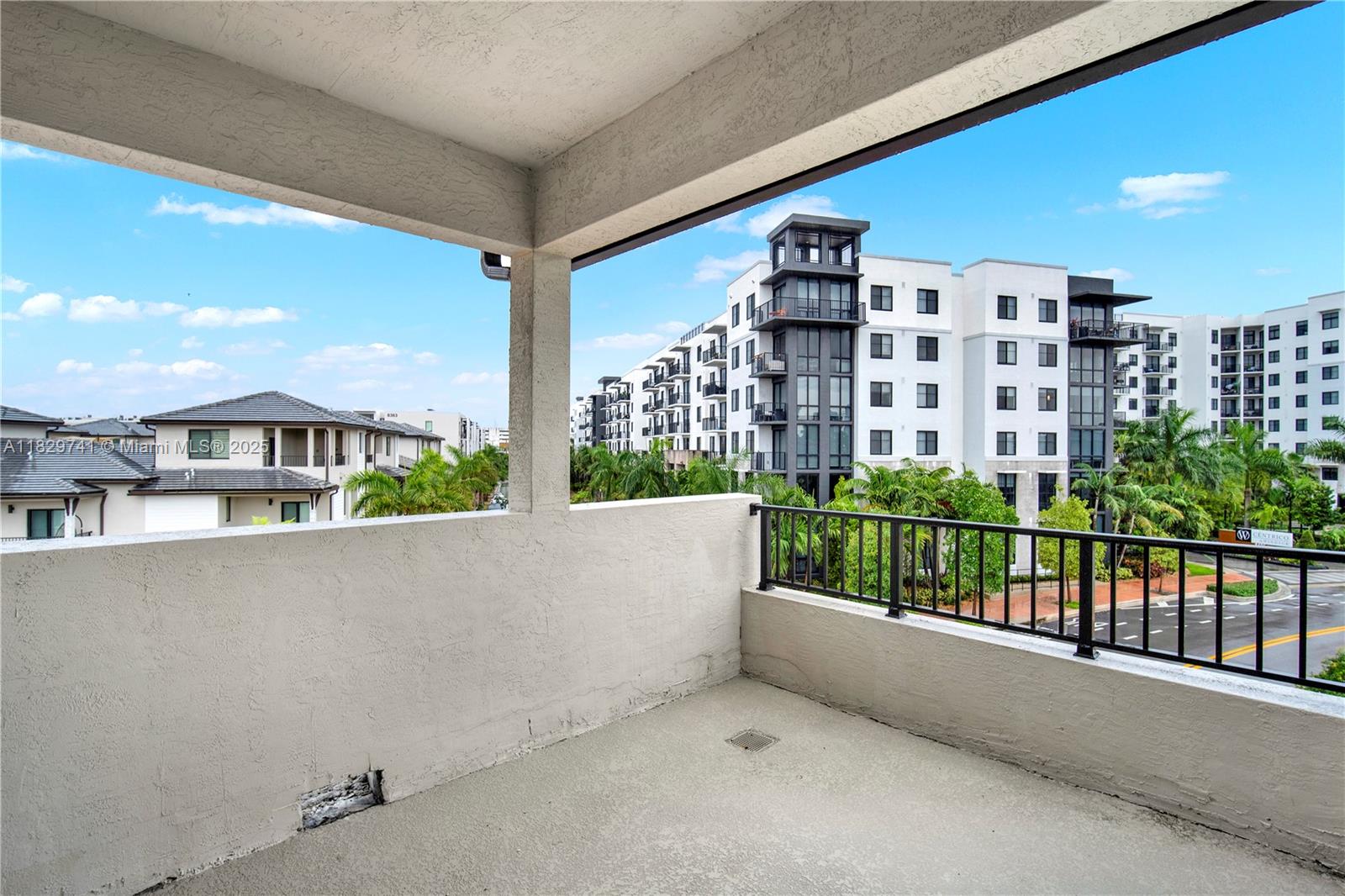 4413 NW 83rd Path, Doral, Florida image 24