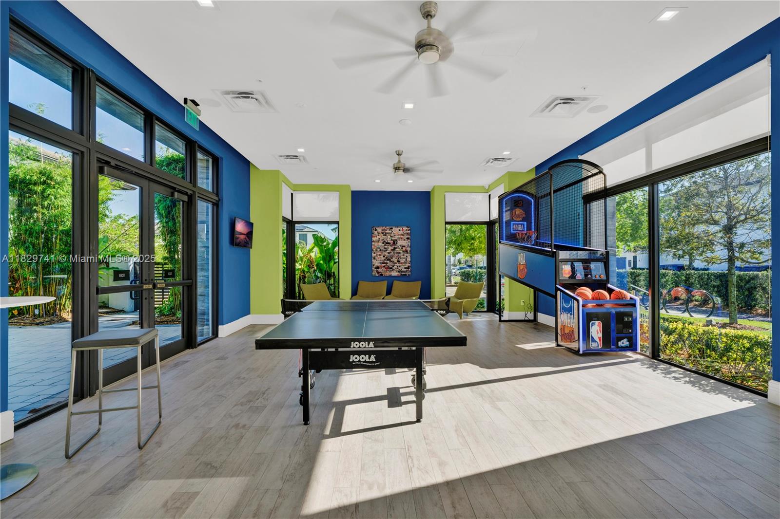 4413 NW 83rd Path, Doral, Florida image 30