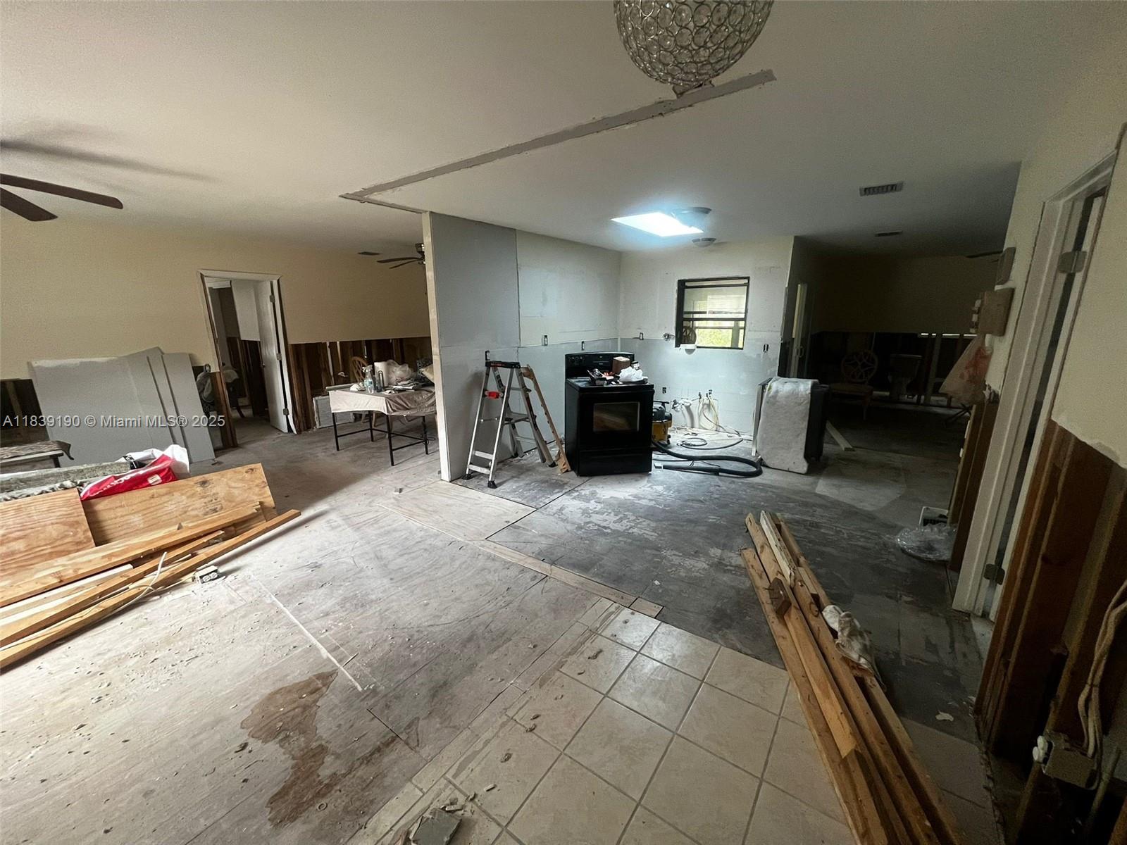 Residential, Crystal River, Florida image 26