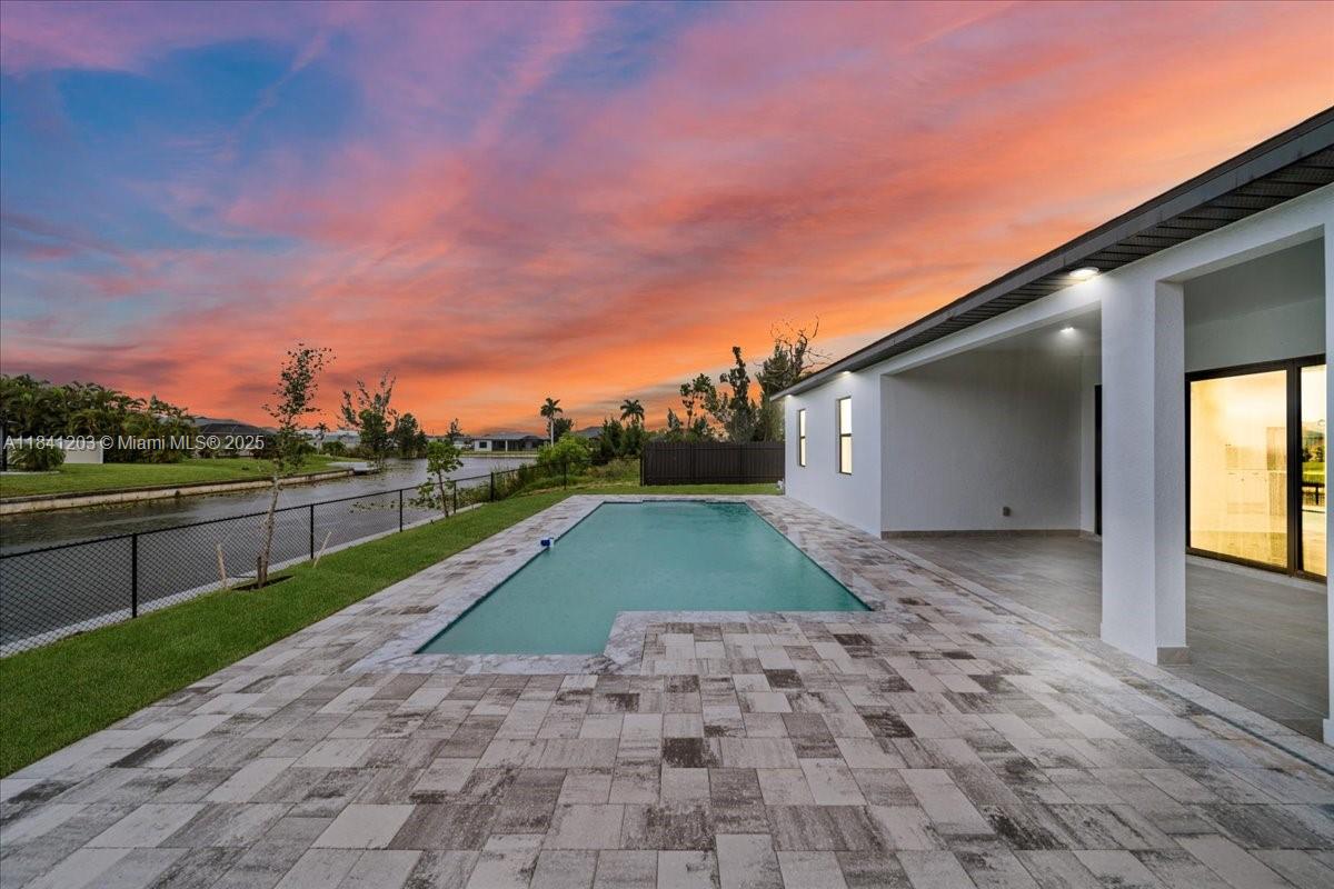 1425 Sw 11th Ct, Cape Coral, Florida image 1