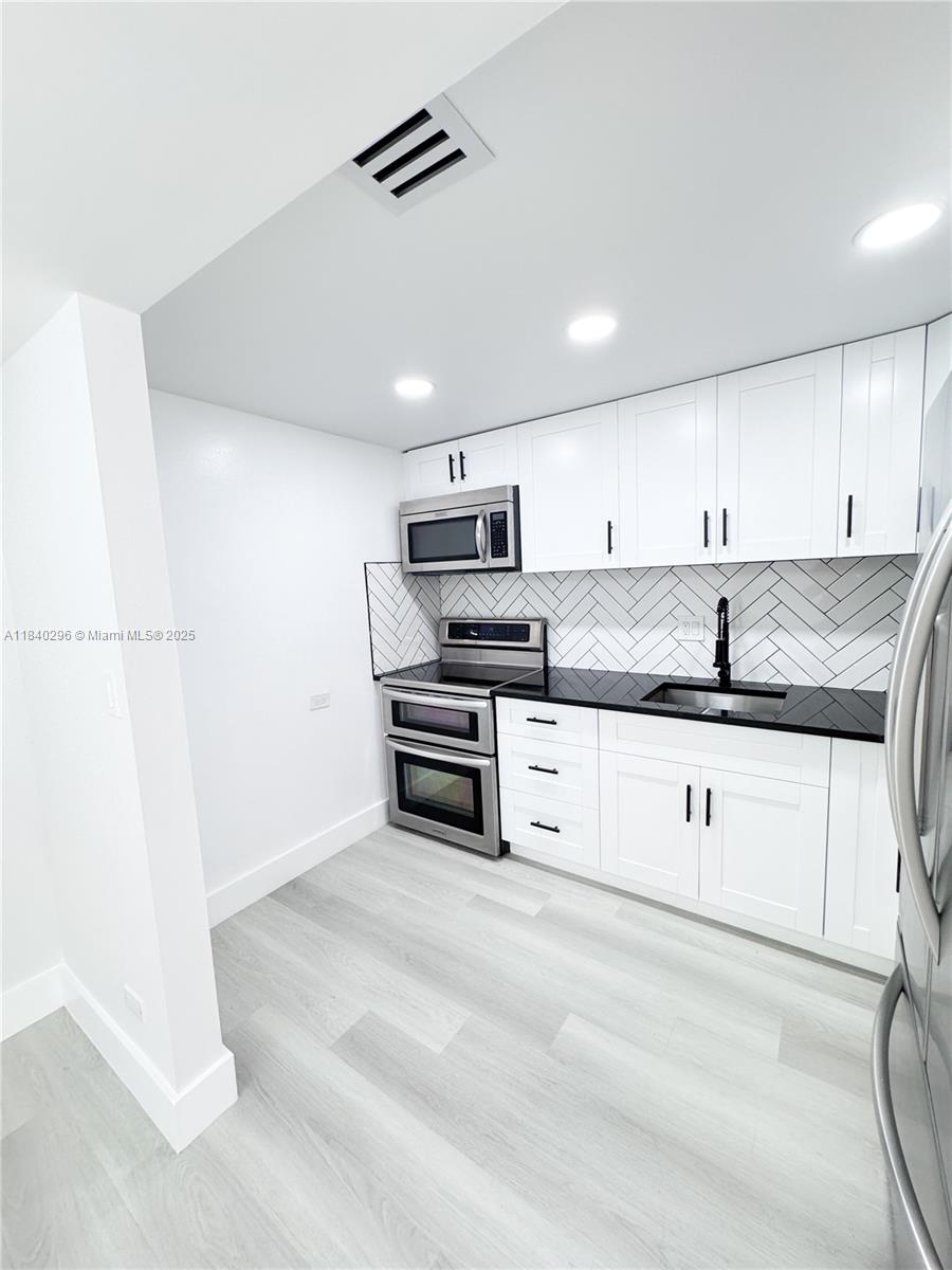 3660 Inverrary #1Y, Lauderhill, Florida image 3