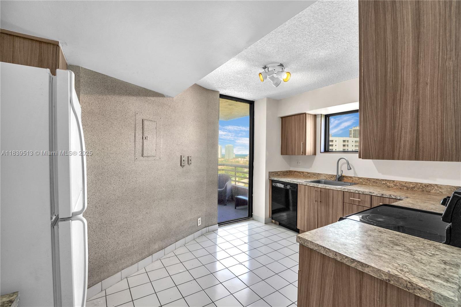 Property photo # 2