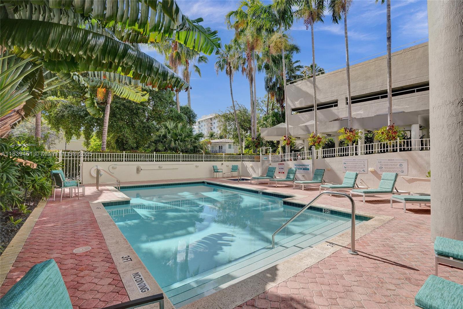1621 Bay Rd #606, Miami Beach, Florida image 32