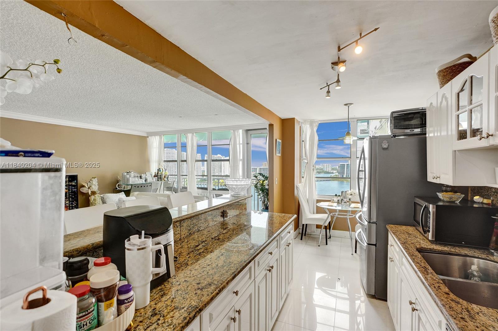 301 174th St #2201, Sunny Isles Beach, Florida image 28