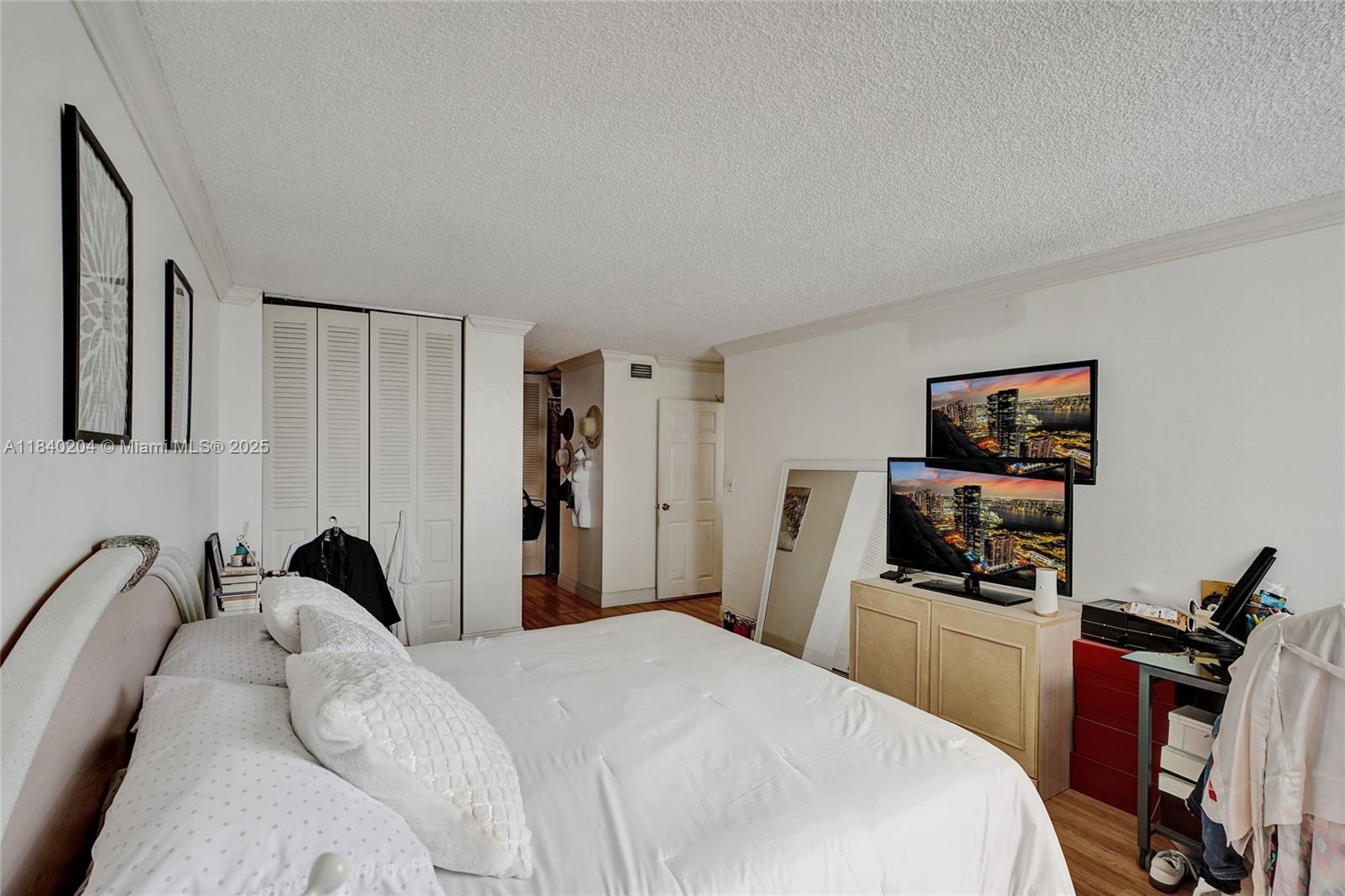 301 174th St #2201, Sunny Isles Beach, Florida image 32