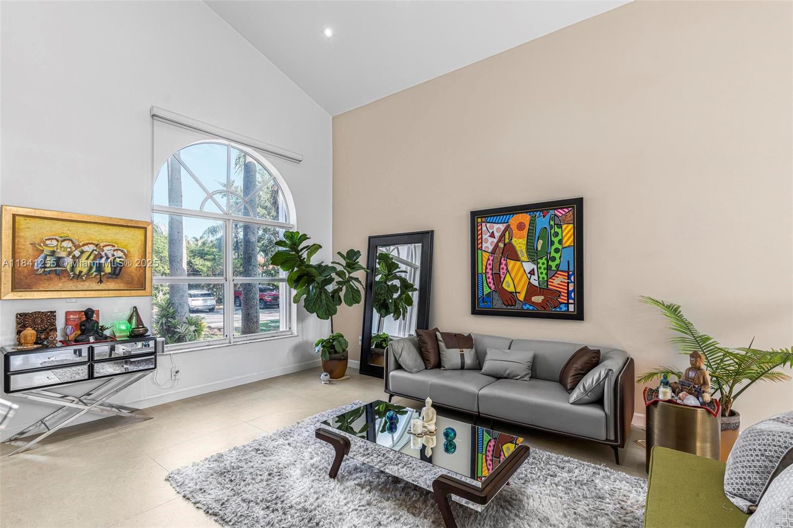 5805 NW 108th Pl, Doral, Florida image 8
