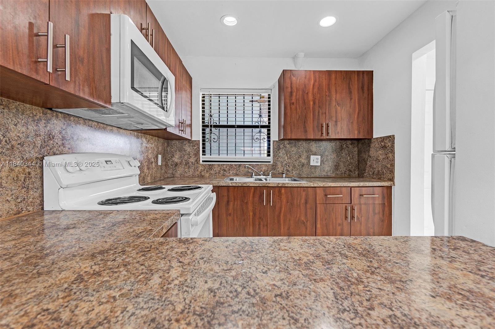 Property photo # 4