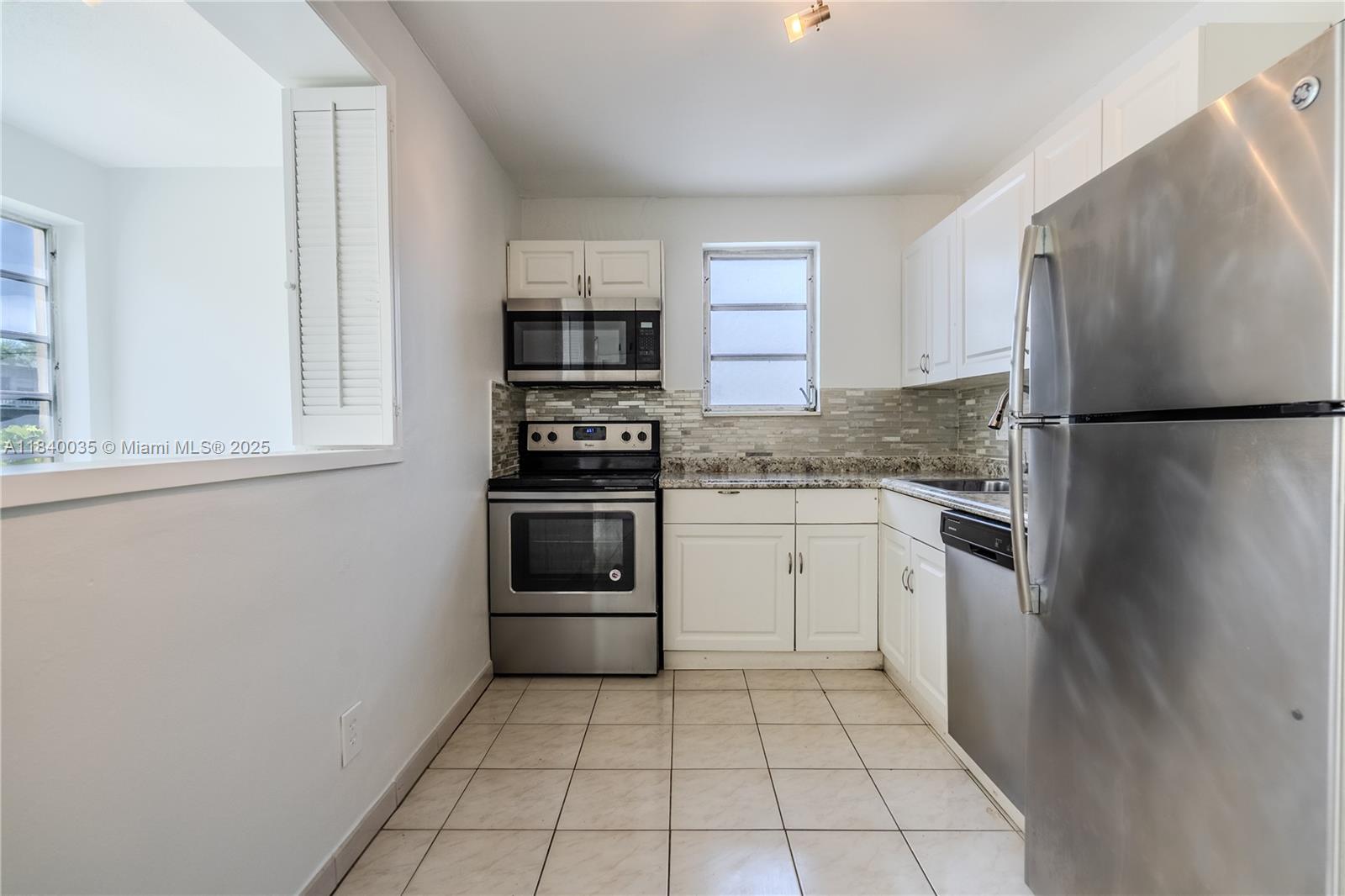 421 NE 1st St #101, Hallandale Beach, Florida image 10