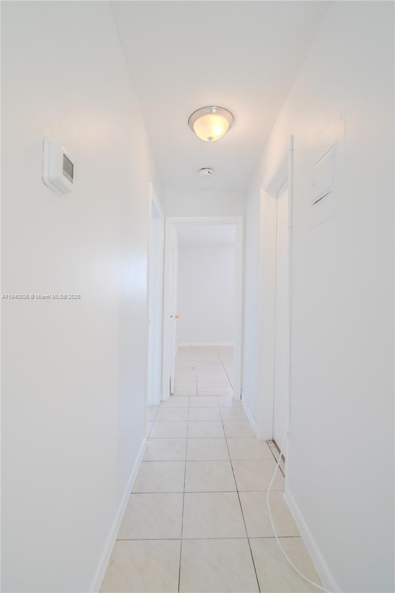 421 NE 1st St #101, Hallandale Beach, Florida image 14