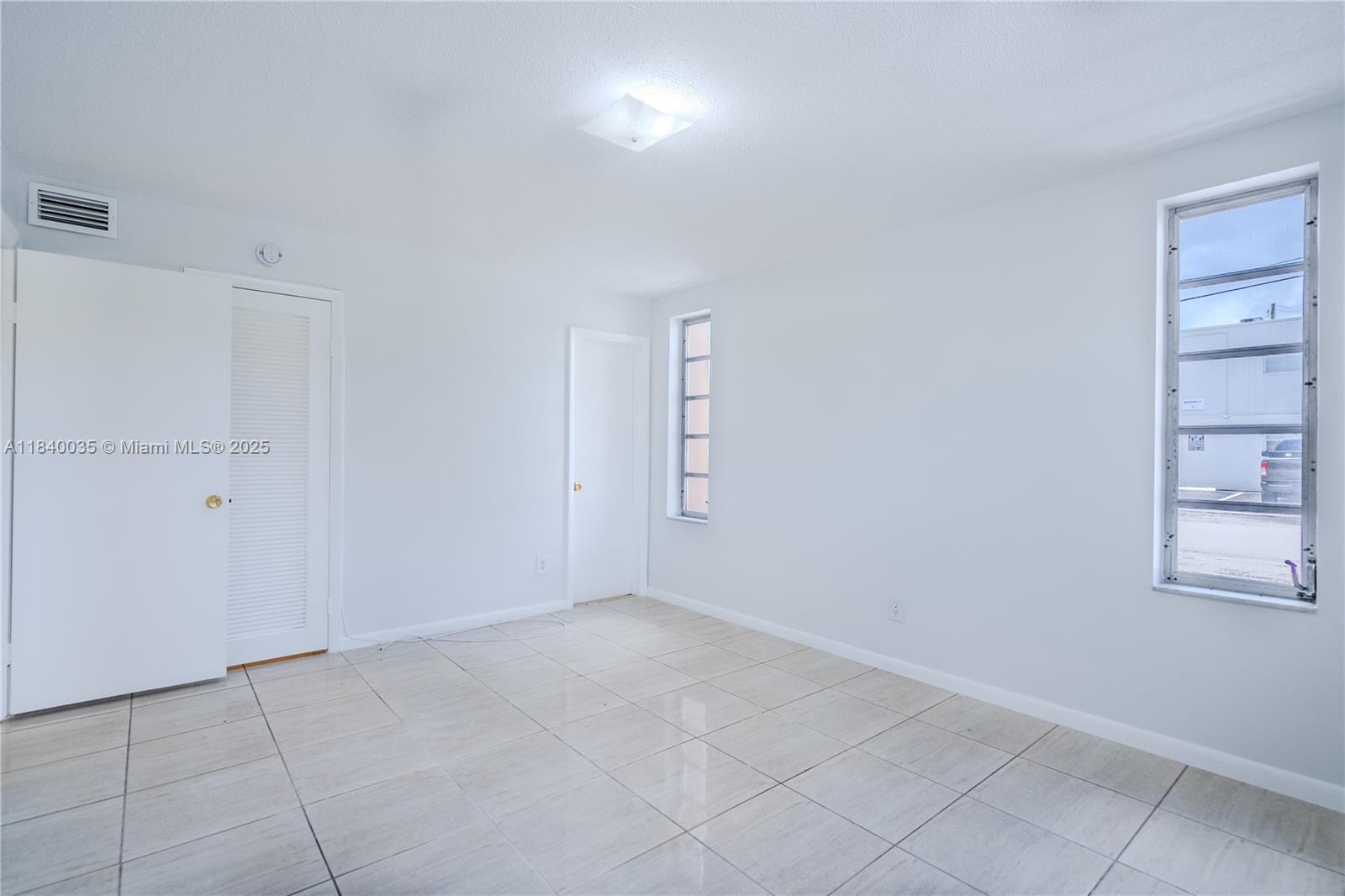 421 NE 1st St #101, Hallandale Beach, Florida image 16