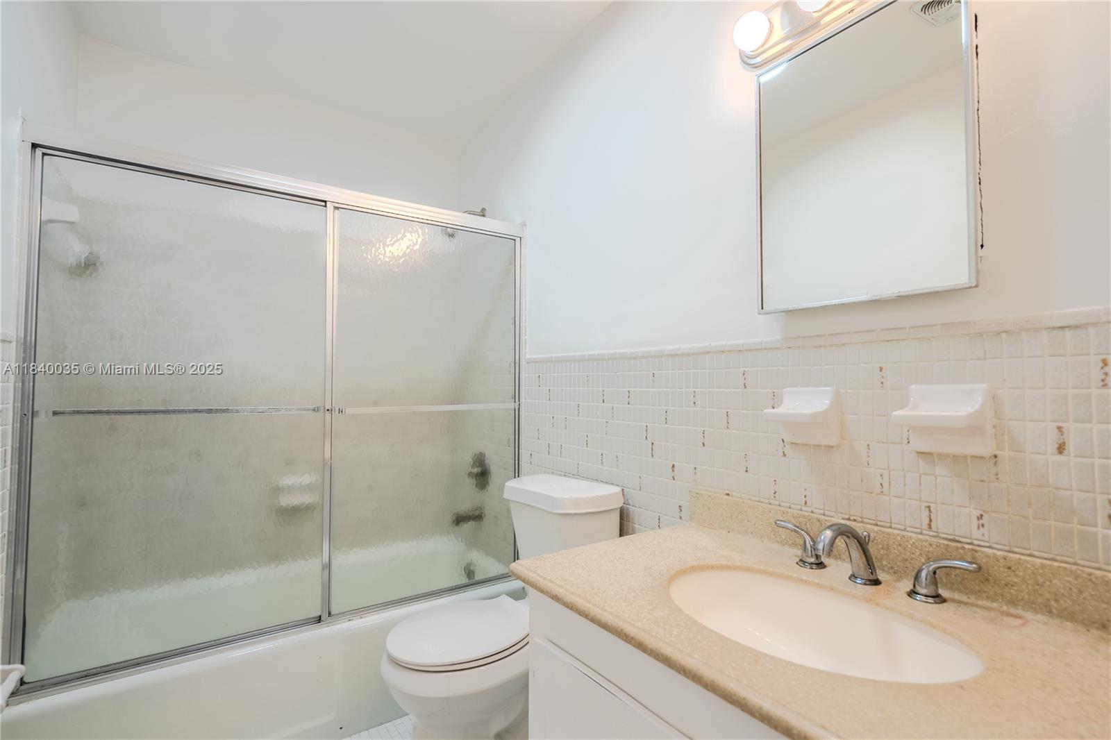421 NE 1st St #101, Hallandale Beach, Florida image 28