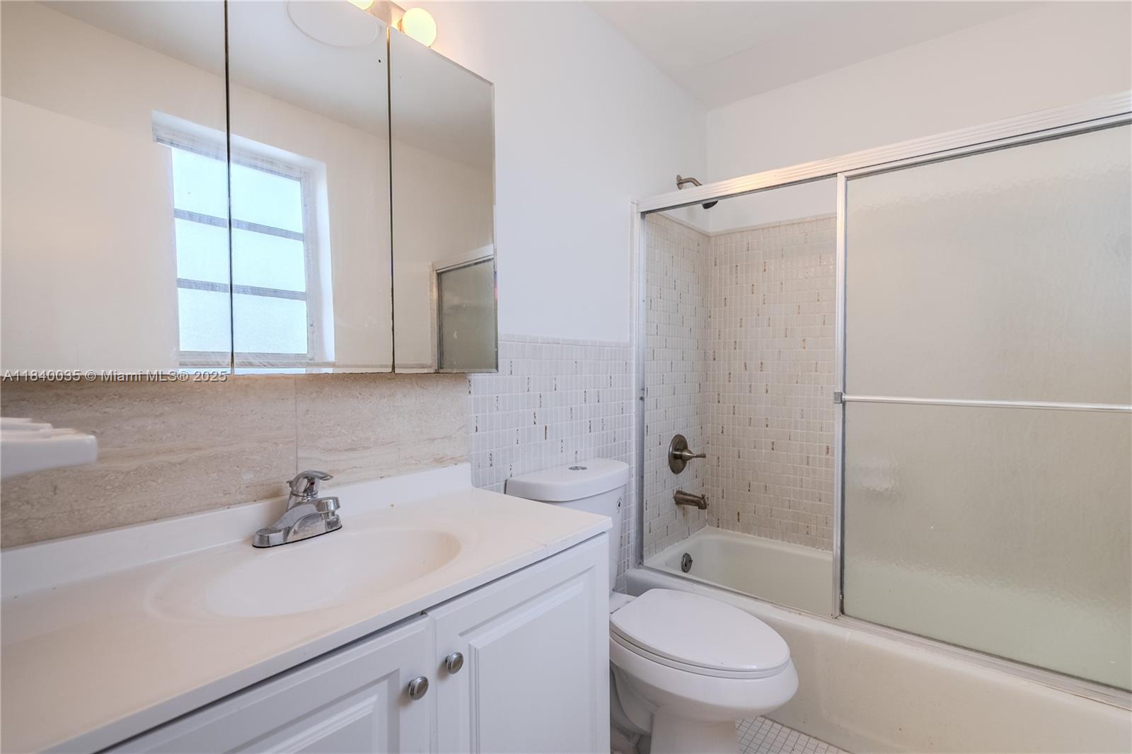 421 NE 1st St #101, Hallandale Beach, Florida image 33