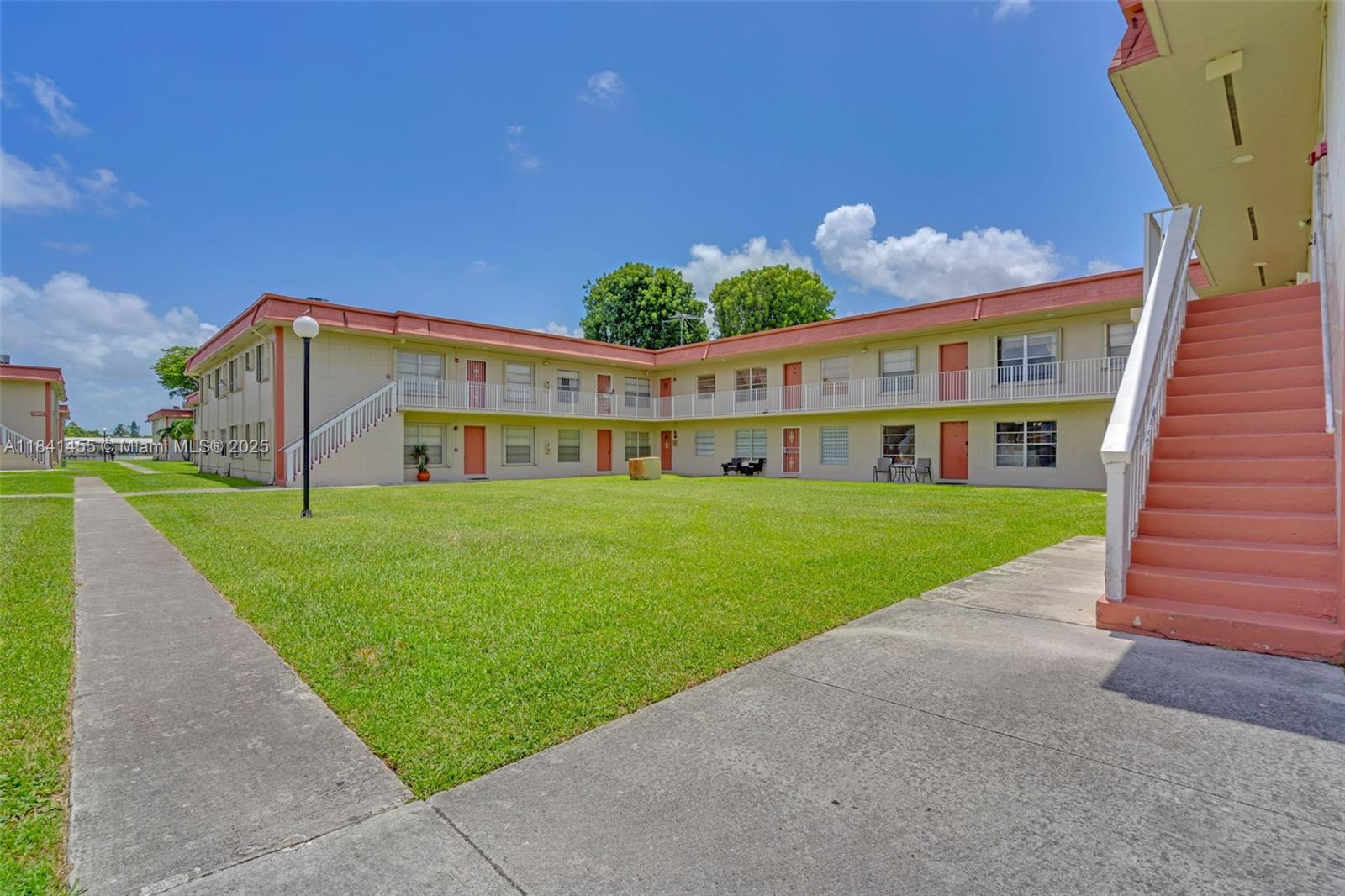 12850 SW 43rd Dr #256-B, Miami, Florida image 1