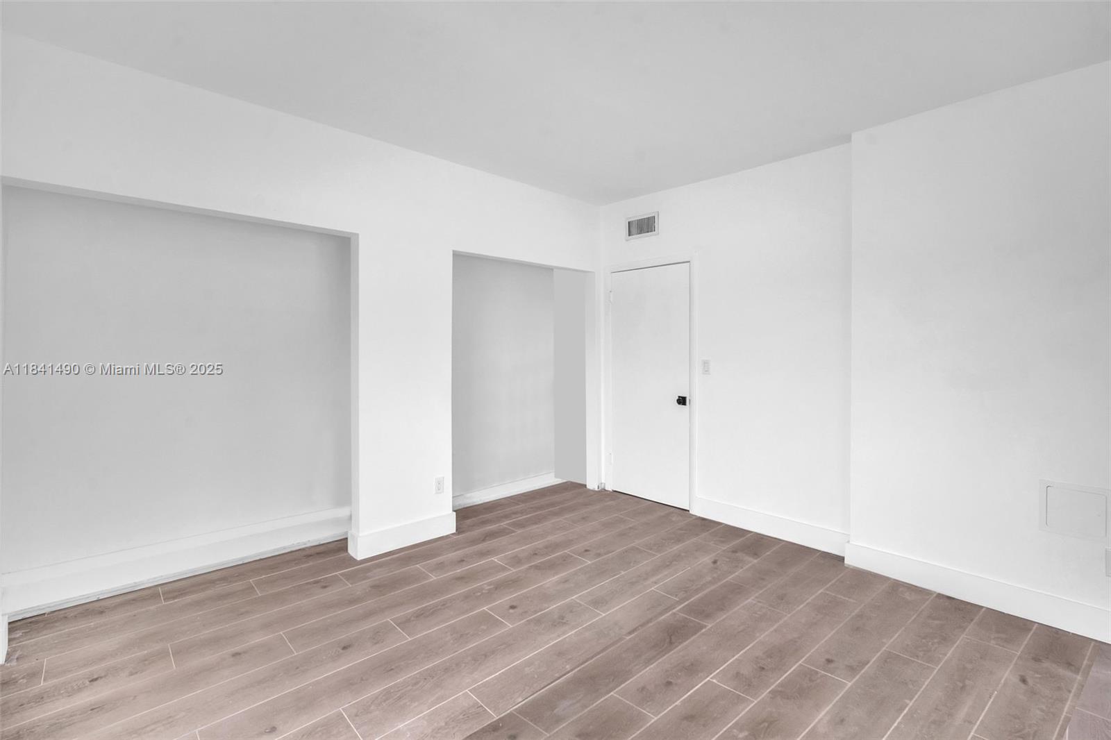 1960 Marseille Dr #304, Miami Beach, Florida image 11