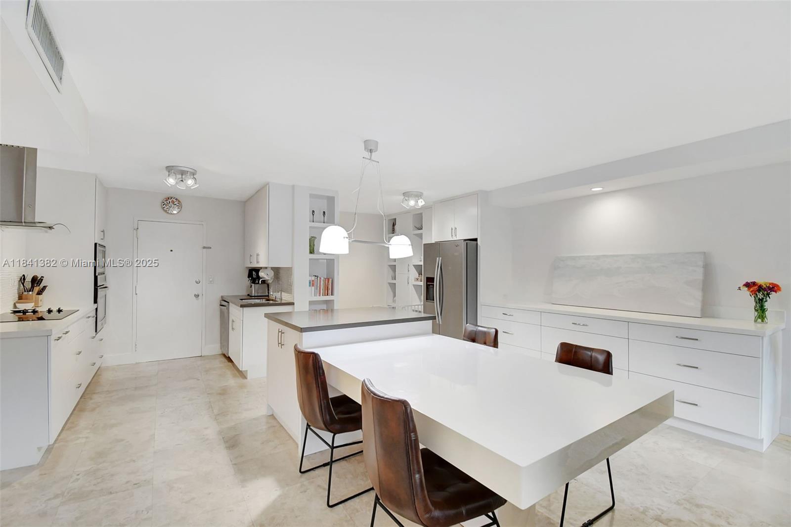 800 NE 195th St #212, Miami, Florida image 2