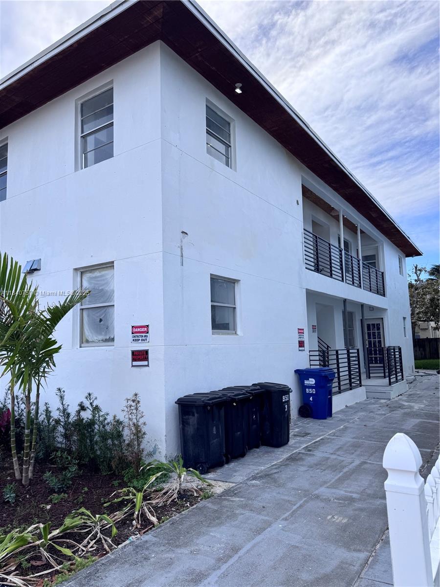 950 79th Ter, Miami Beach, Florida image 2