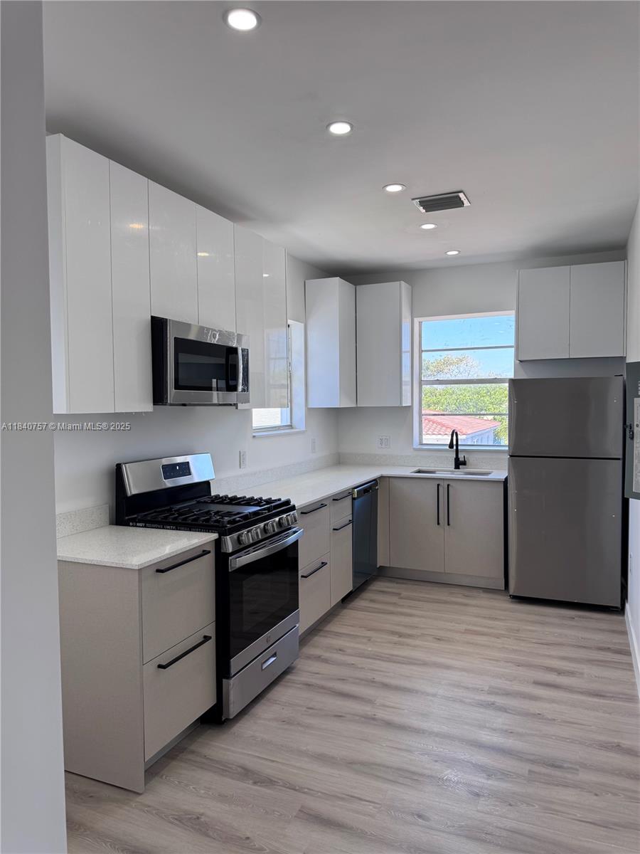 950 79th Ter, Miami Beach, Florida image 7