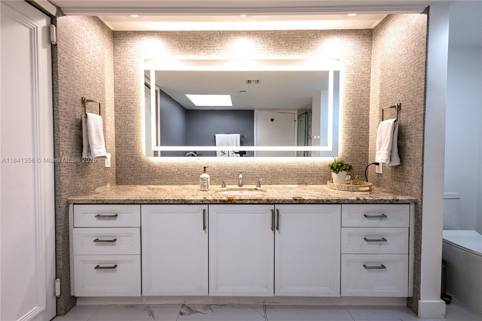 19707 Turnberry Way #18J, Aventura, Florida image 21