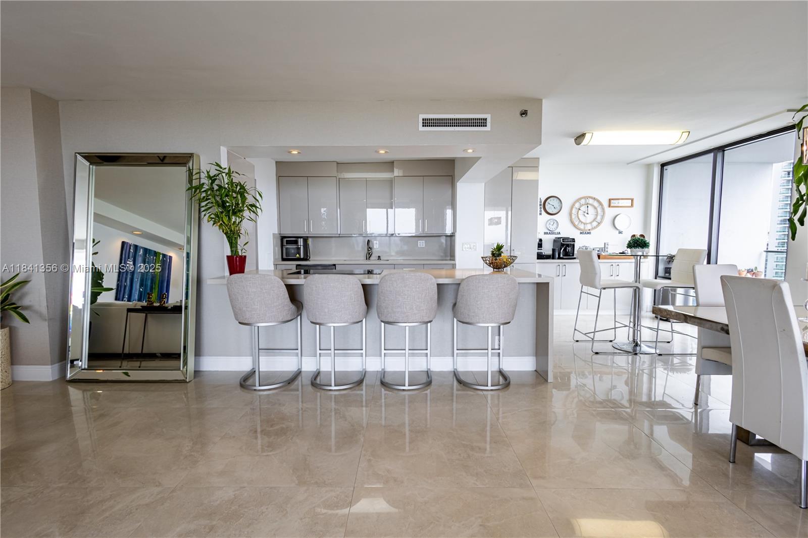19707 Turnberry Way #18J, Aventura, Florida image 5