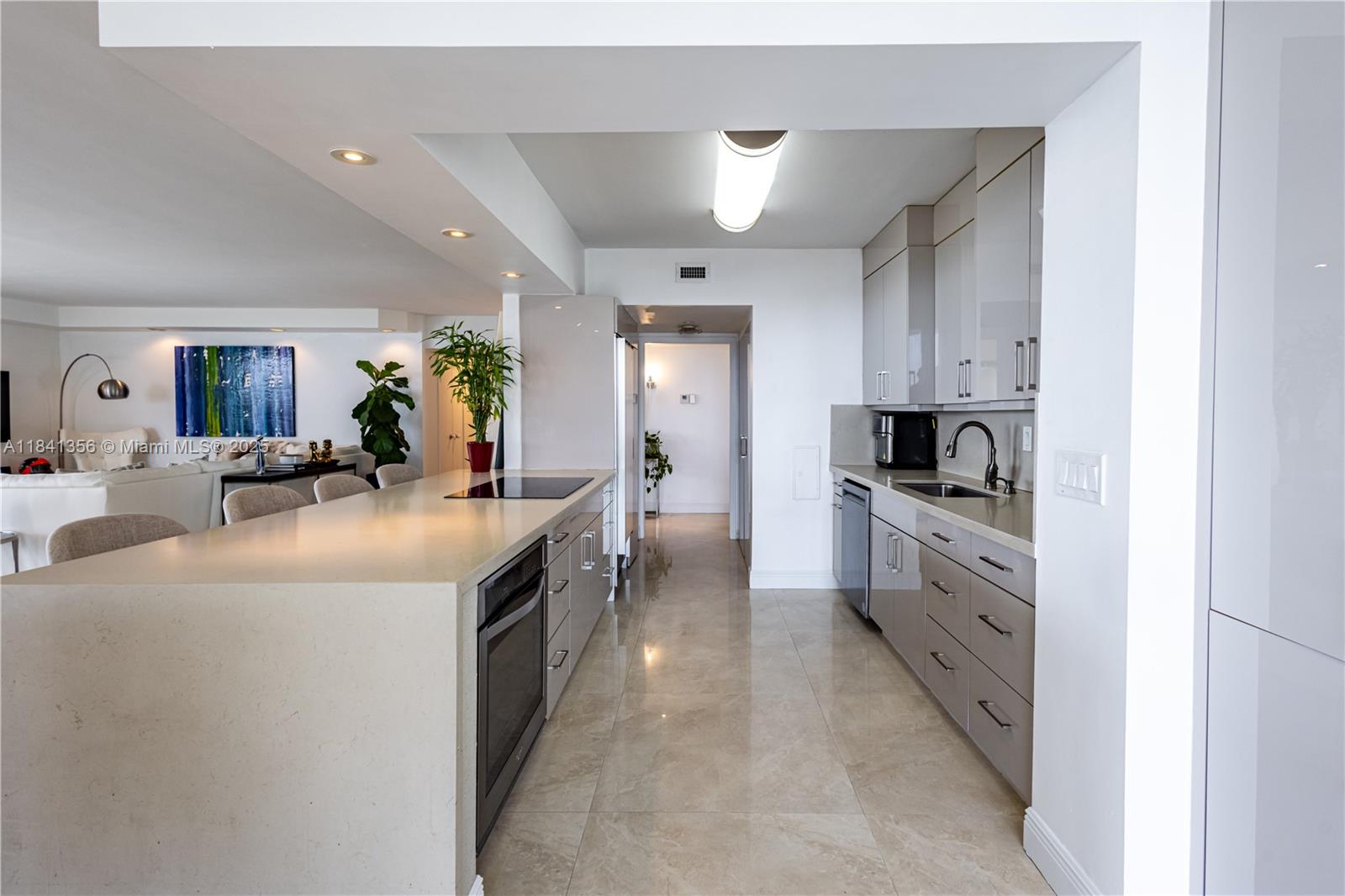 19707 Turnberry Way #18J, Aventura, Florida image 7