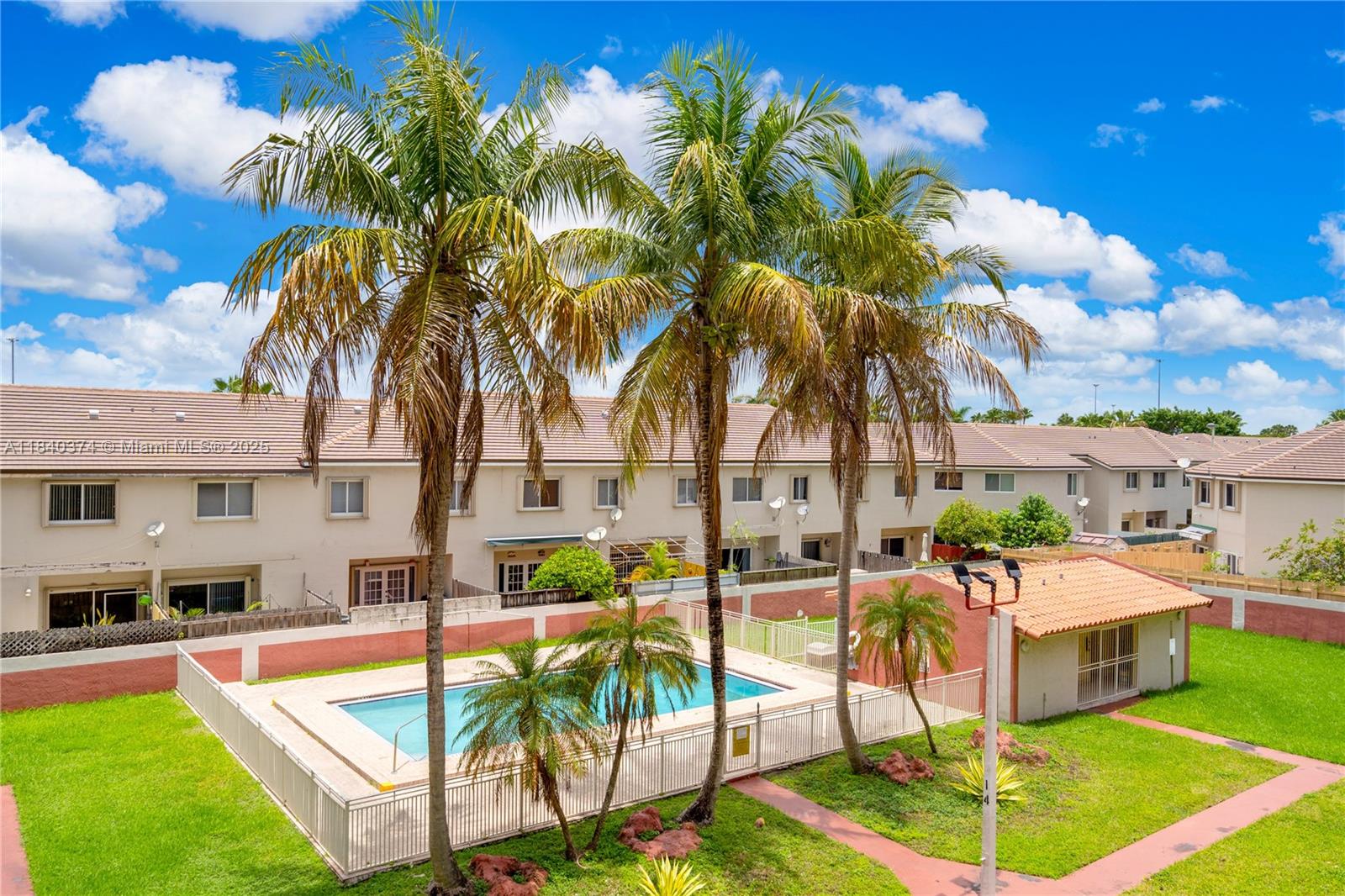 8425 NW 8th St #304, Miami, Florida image 24