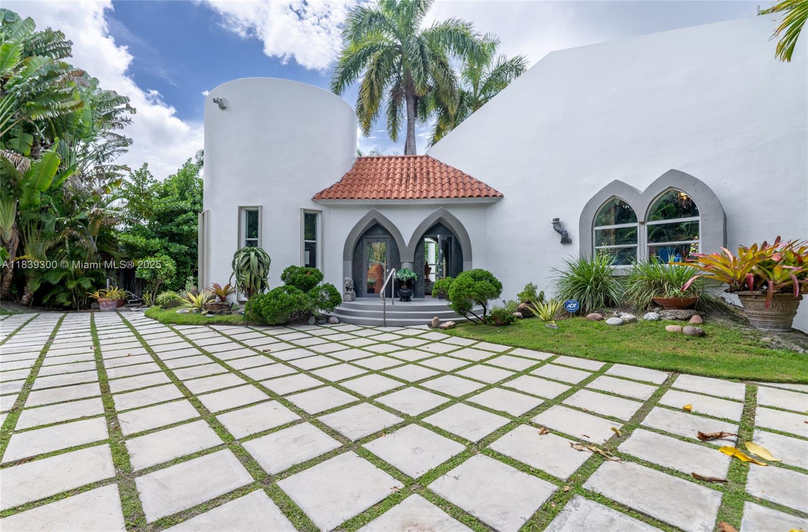 6867 SW 62nd Ter, South Miami, Florida image 2