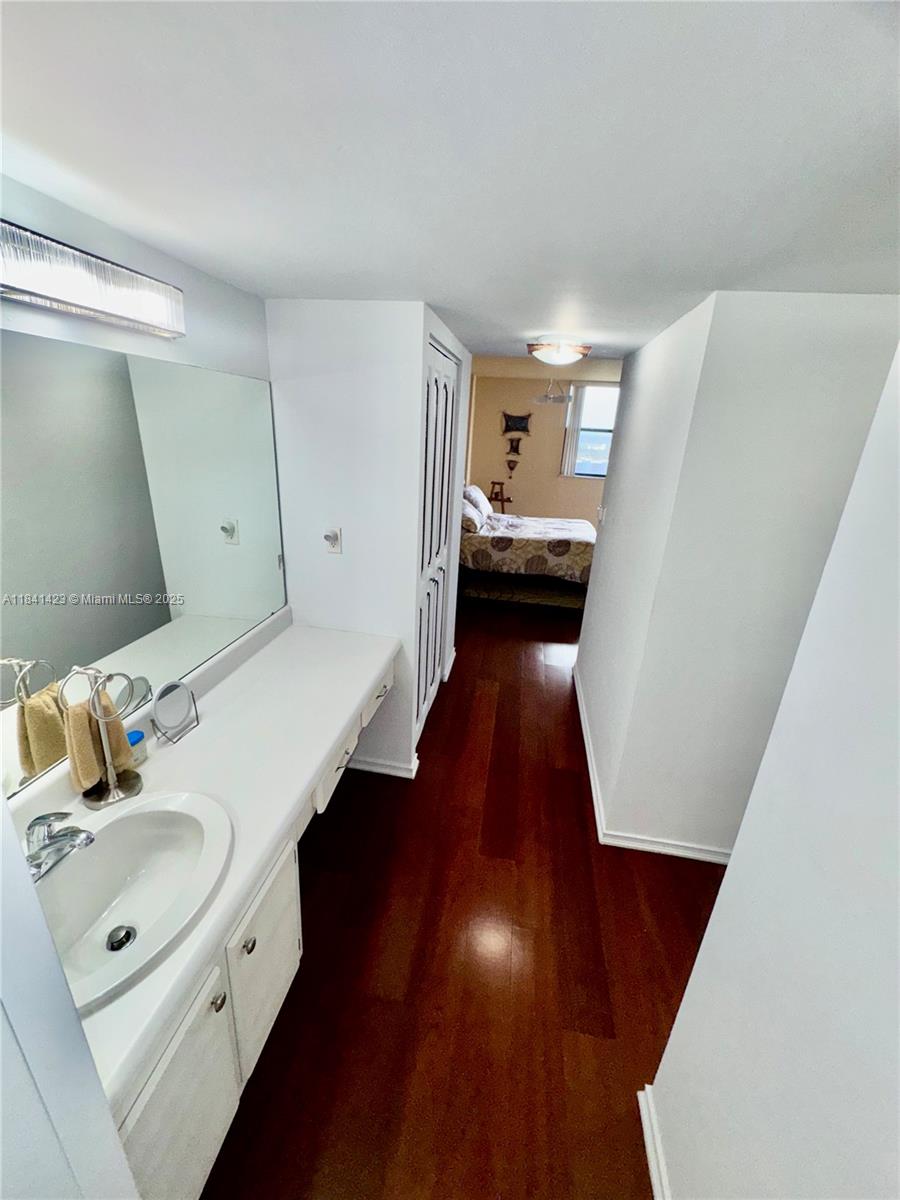 Residential, Aventura, Florida image 14