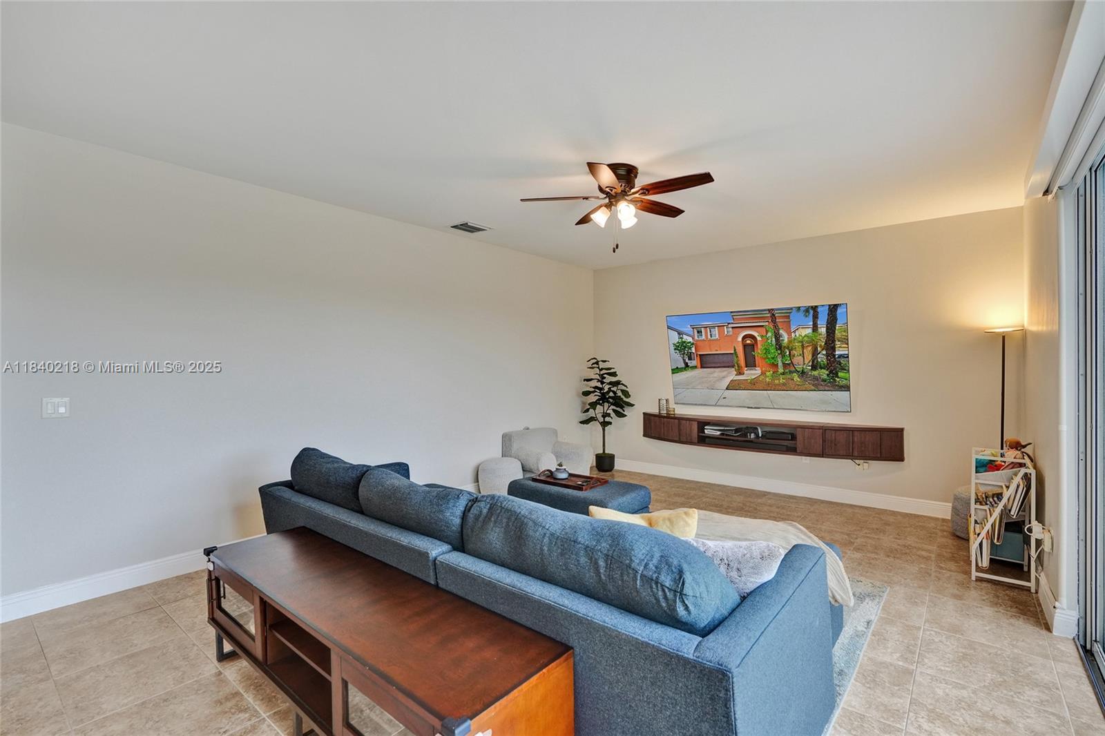 5061 SW 155th Ave, Miramar, Florida image 10