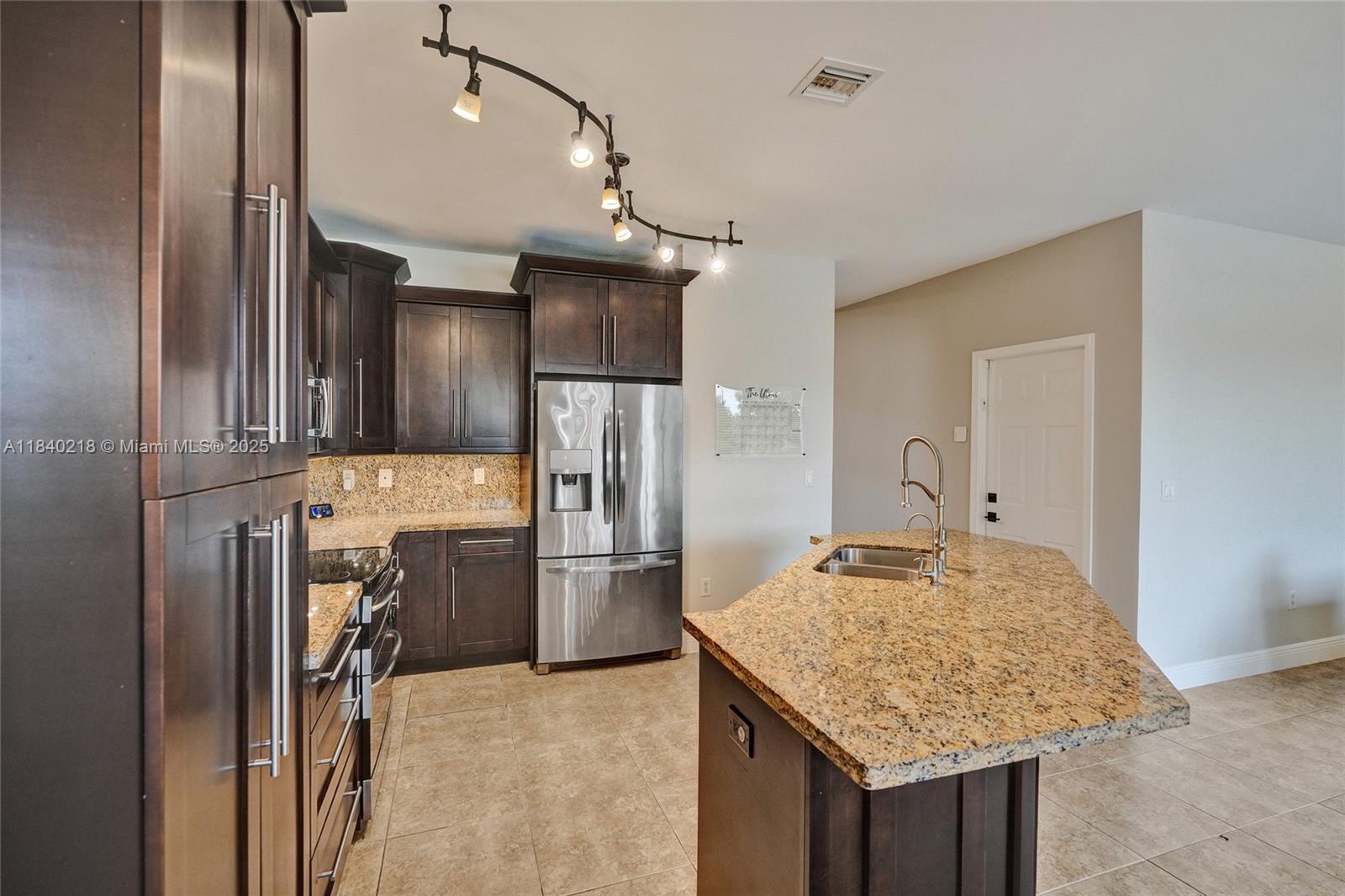 5061 SW 155th Ave, Miramar, Florida image 7