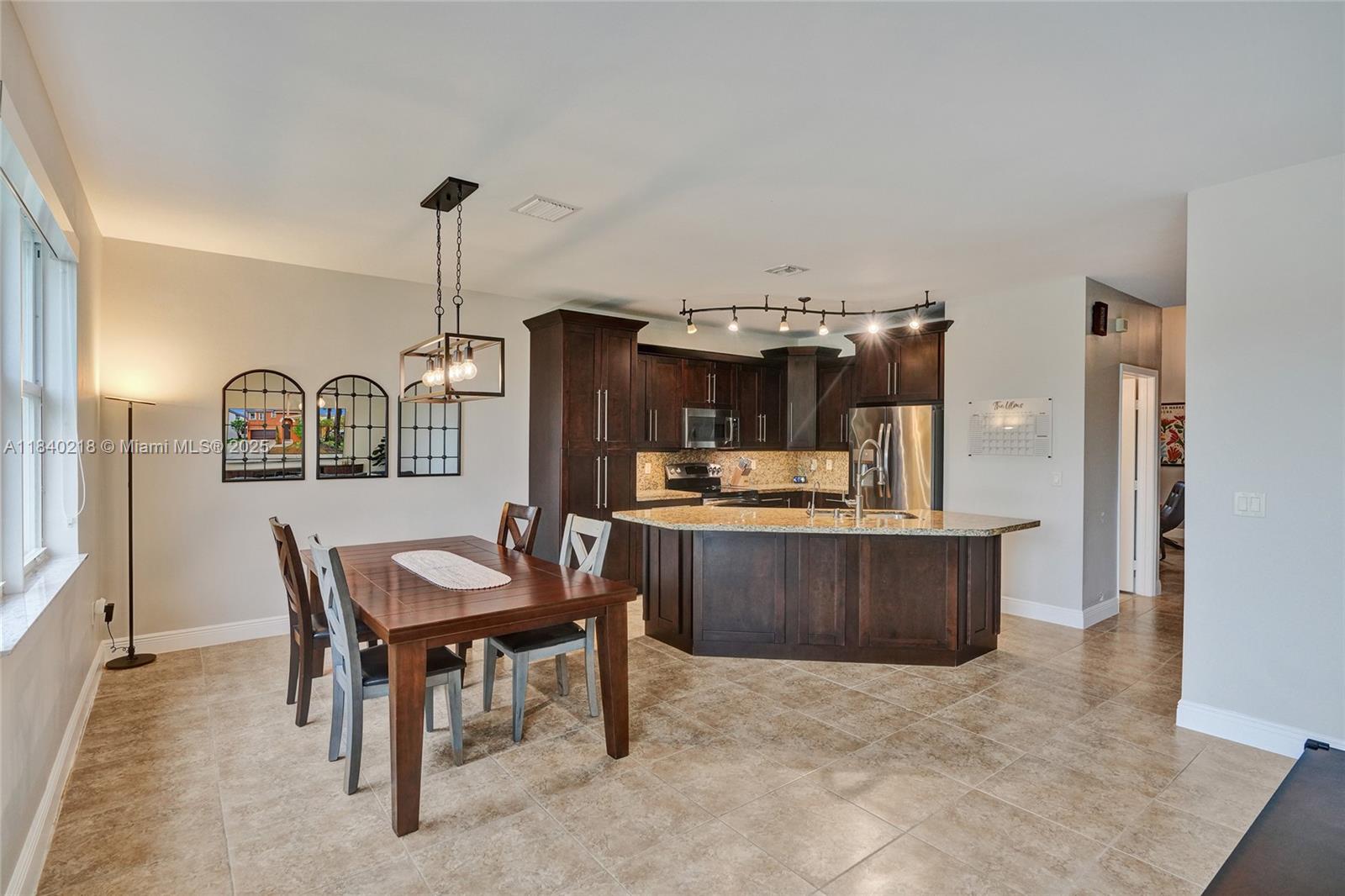5061 SW 155th Ave, Miramar, Florida image 8