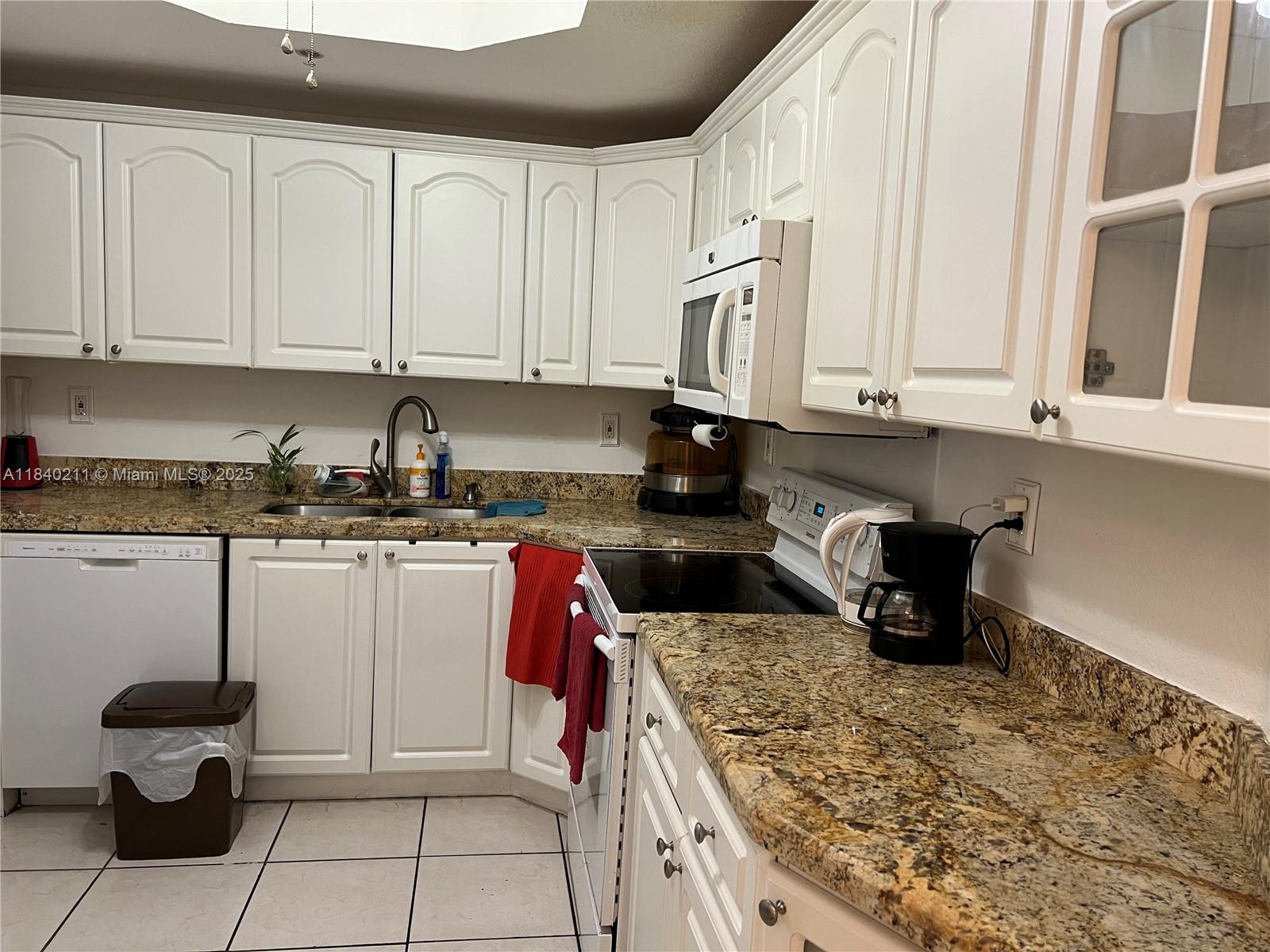 17425 NW 75th Pl #105, Hialeah, Florida image 3