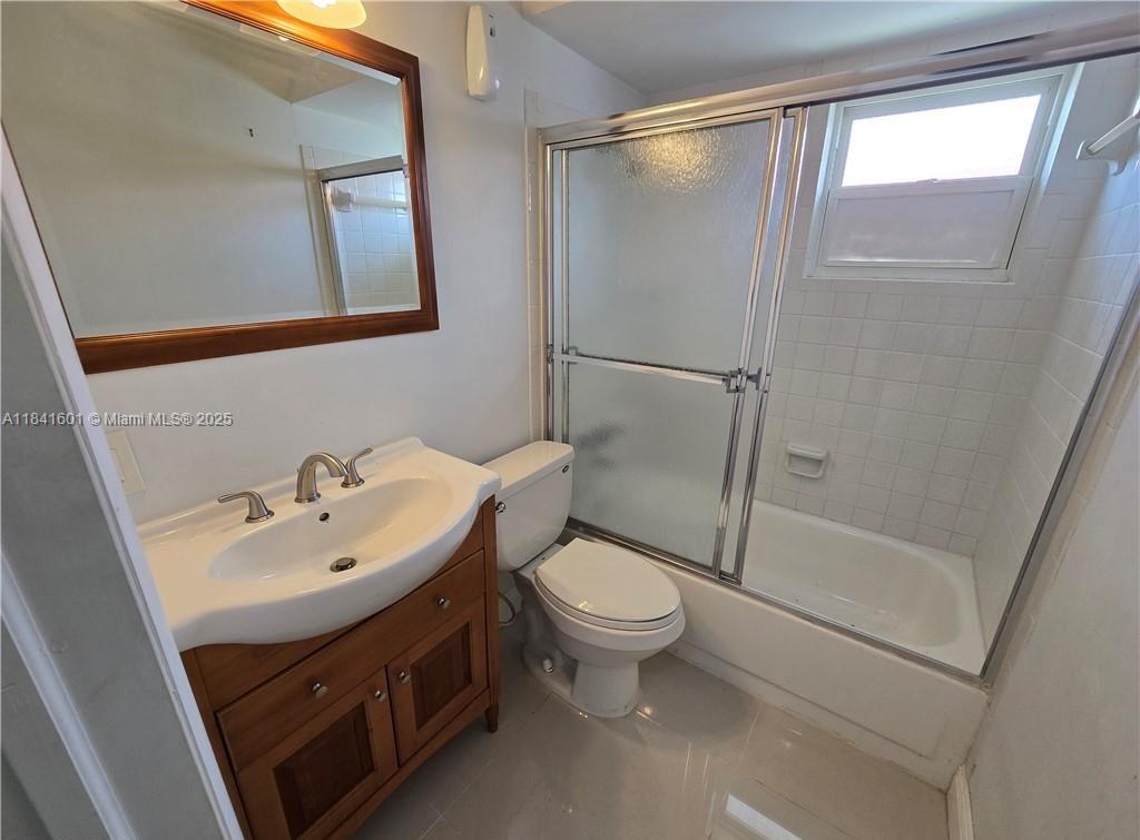 210 SW Voltair Ter, Port St. Lucie, Florida image 17