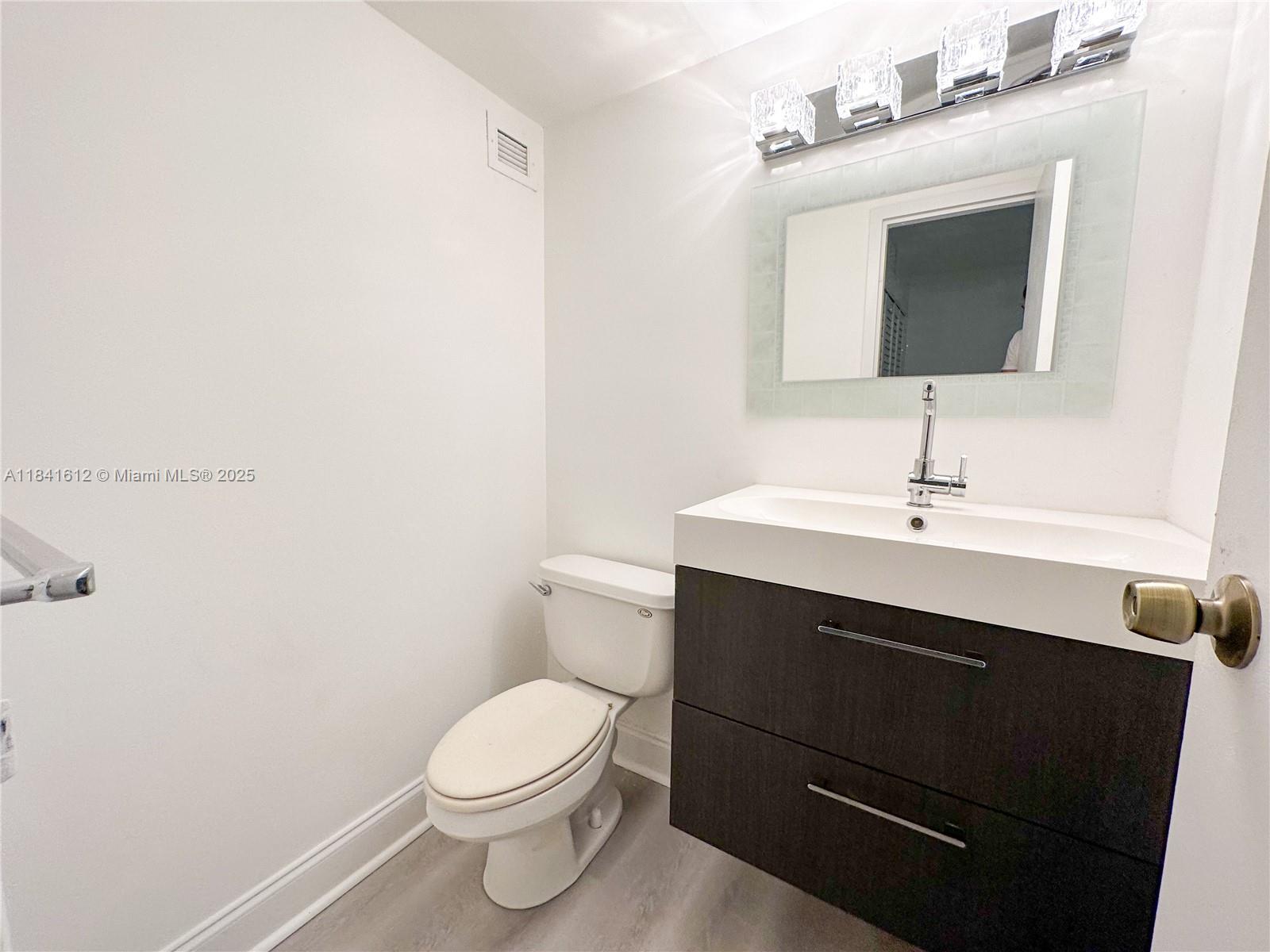 17011 N Bay Rd #216, Sunny Isles Beach, Florida image 4