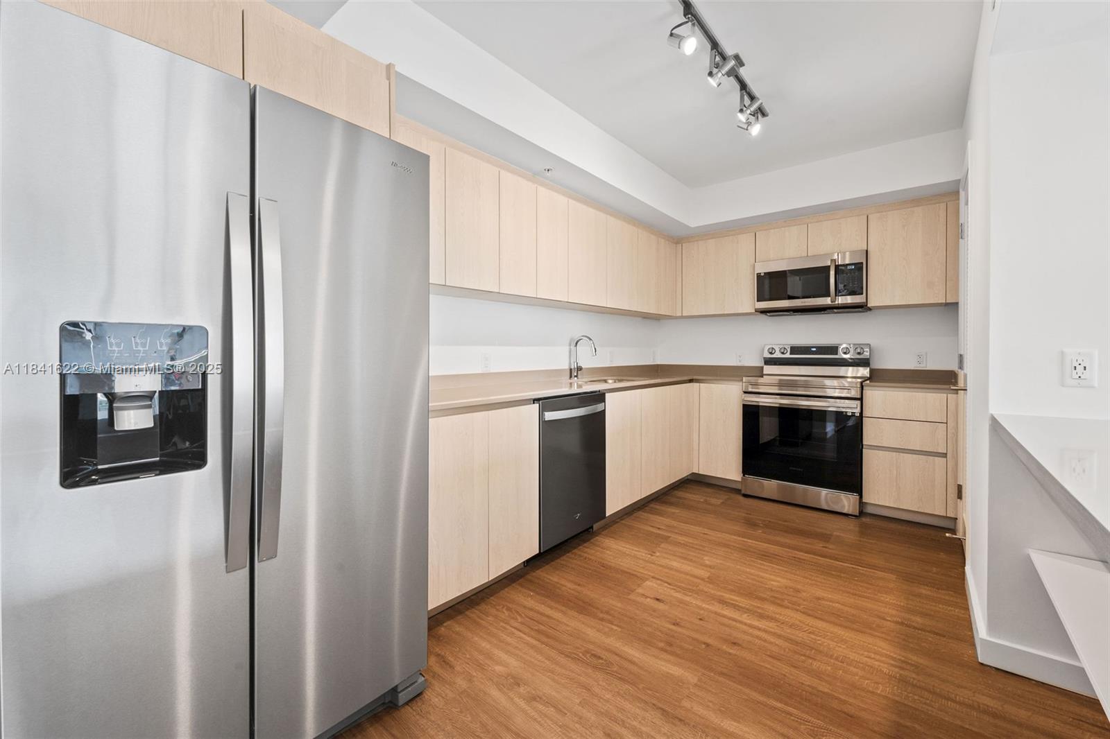 Property photo # 9