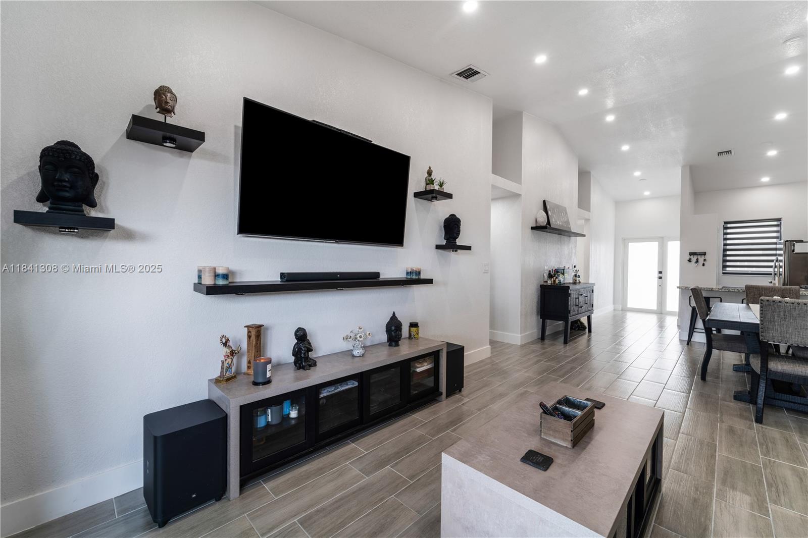 Property photo # 2